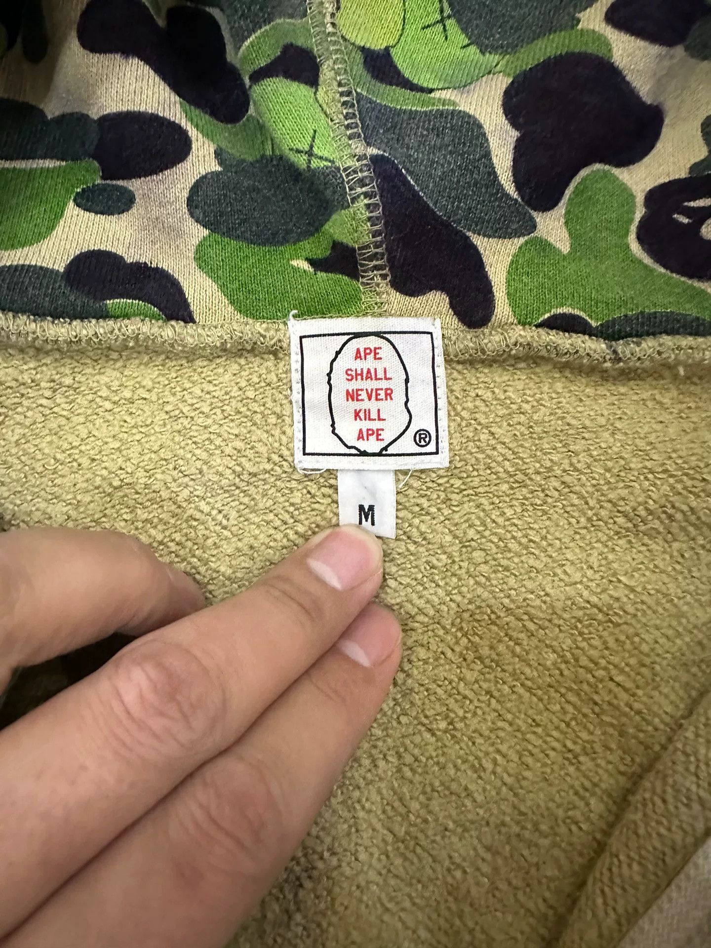 Bape Bape Kaw Multi Shark Sweatshirt Size US M / EU 48-50 / 2 - 4 Thumbnail