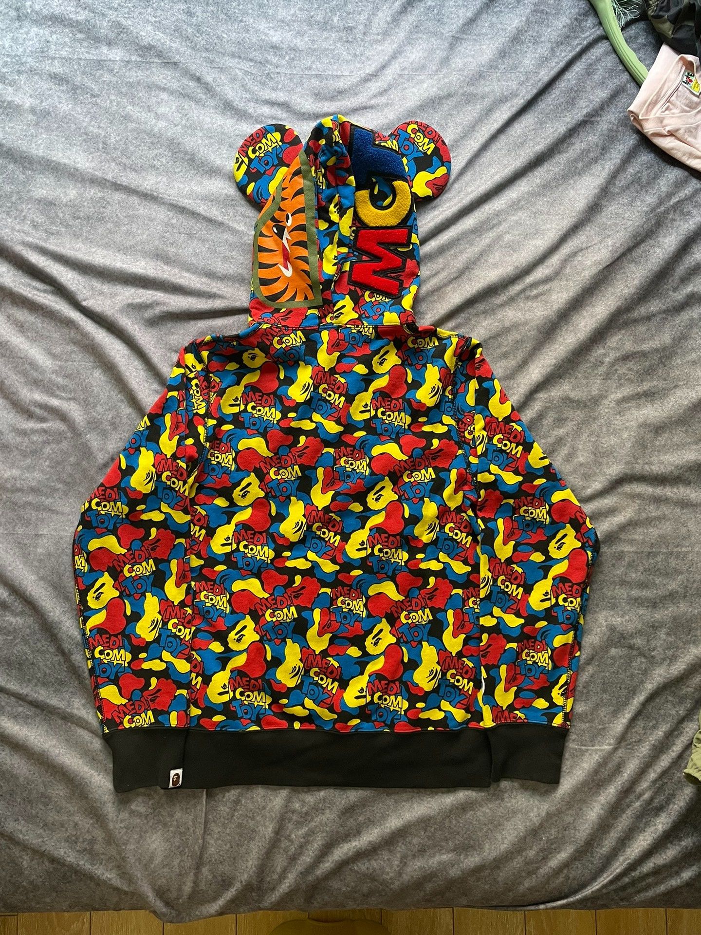 Bape Bape Multi Shark Sweatshirt Pullover Size US M / EU 48-50 / 2 - 2 Thumbnail