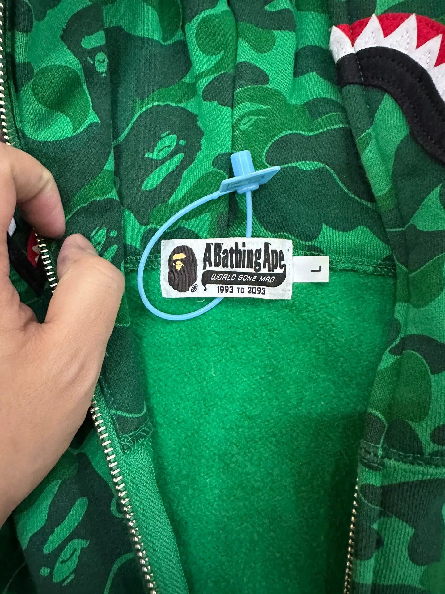 Bape Bape Multi Shark Sweatshirt Pullover Size US L / EU 52-54 / 3 - 4 Thumbnail