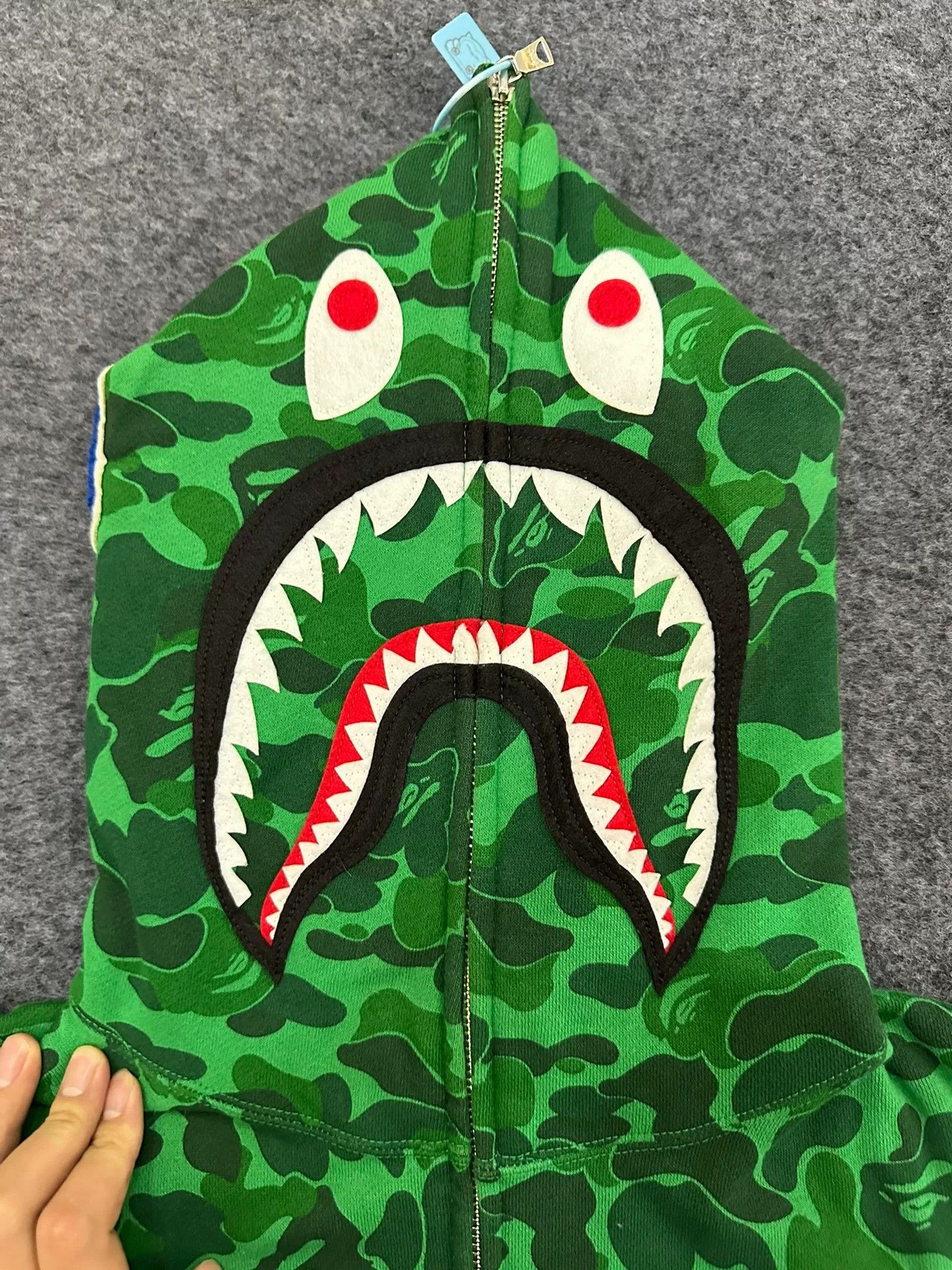 Bape Bape Multi Shark Sweatshirt Pullover Size US L / EU 52-54 / 3 - 3 Thumbnail