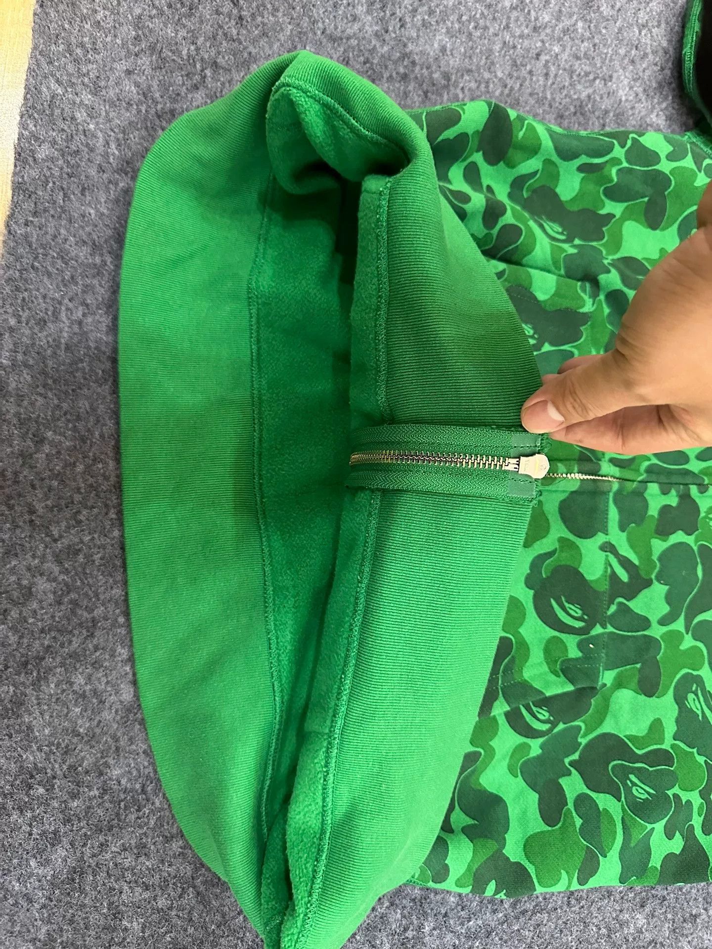Bape Bape Multi Shark Sweatshirt Pullover Size US L / EU 52-54 / 3 - 6 Thumbnail