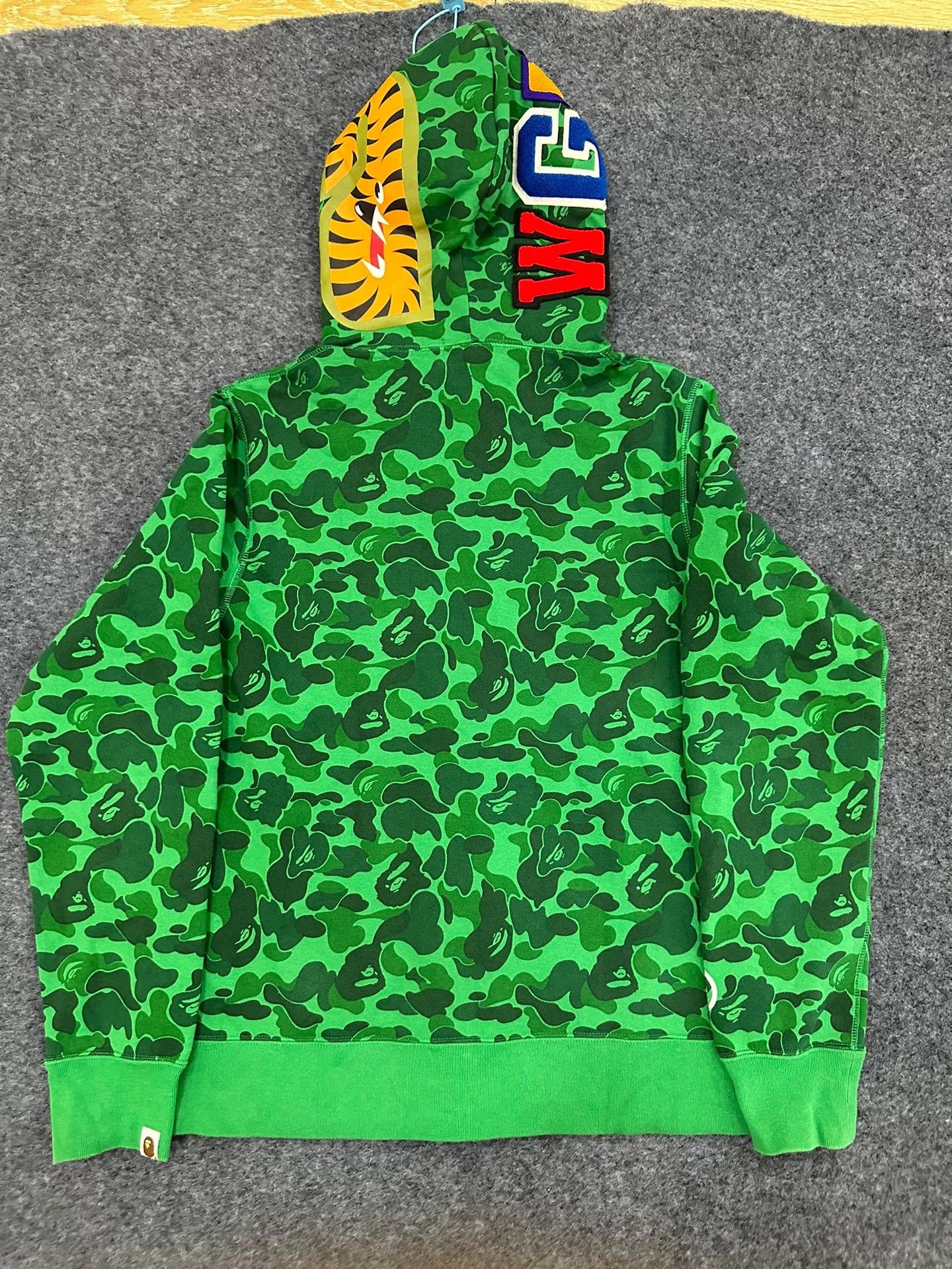 Bape Bape Multi Shark Sweatshirt Pullover Size US L / EU 52-54 / 3 - 2 Thumbnail