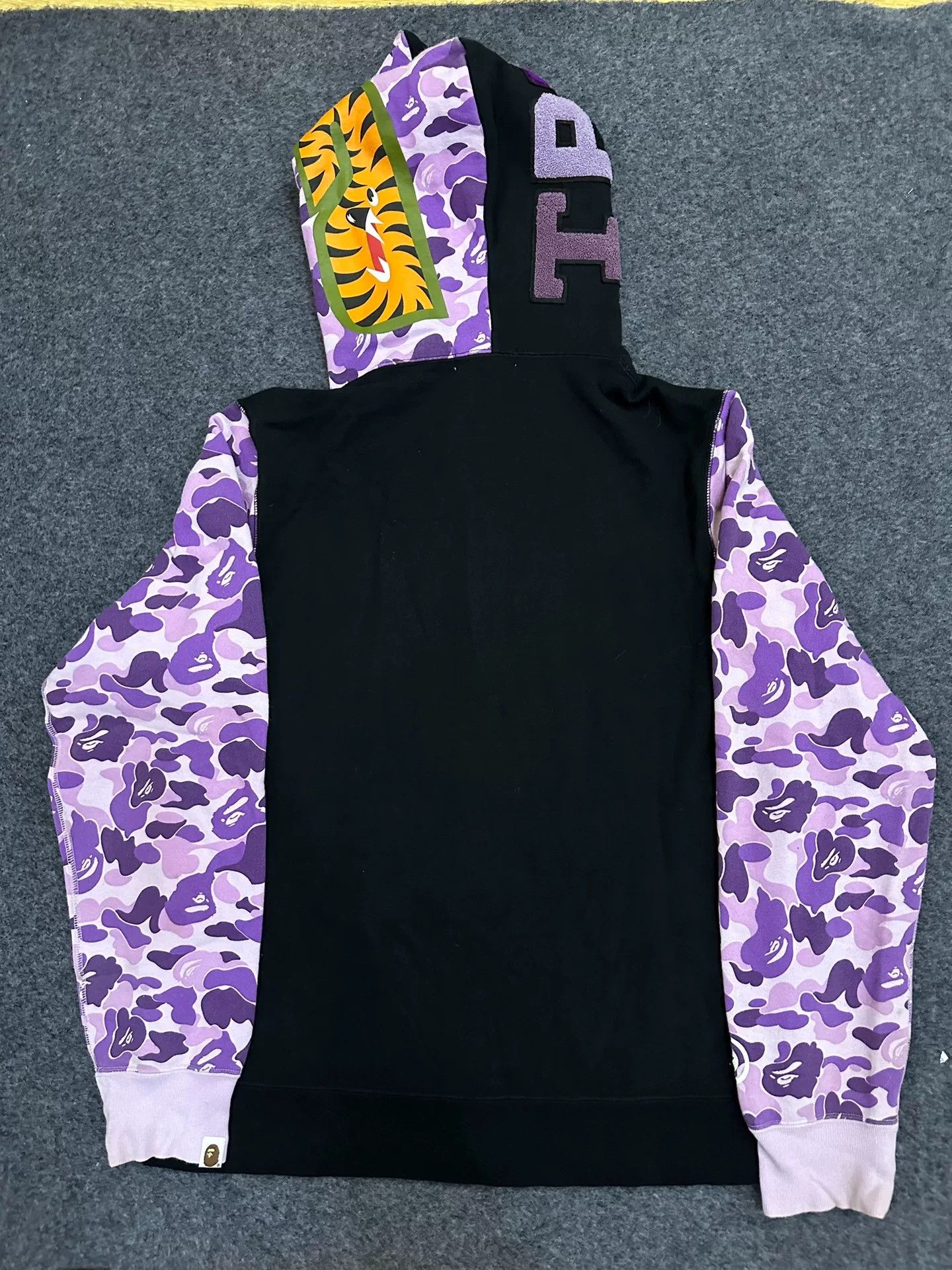 Bape Bape Multi Shark Sweatshirt Pullover Size US XL / EU 56 / 4 - 2 Thumbnail