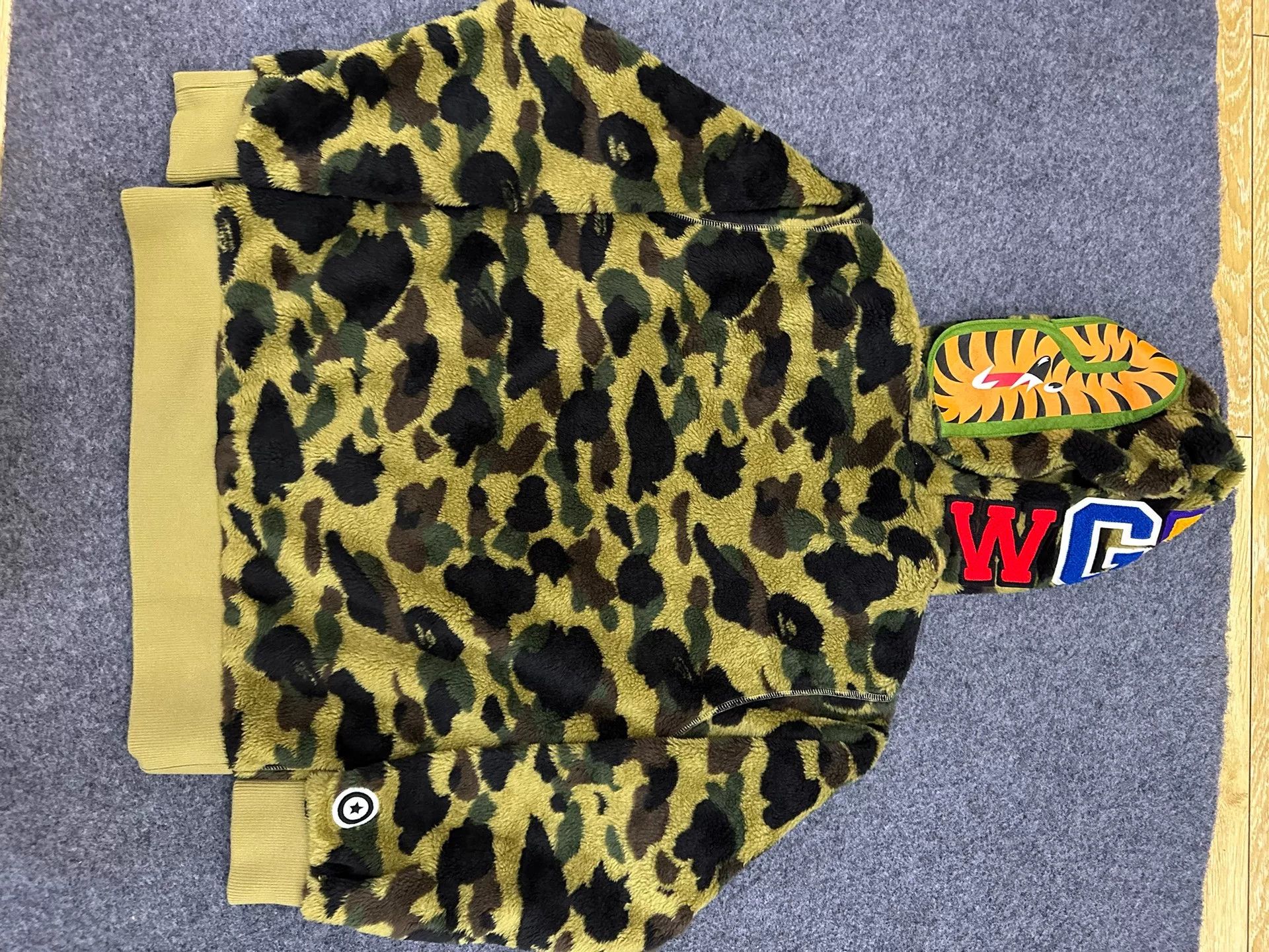 Bape Bape Multi Shark Sweatshirt Pullover Size US XL / EU 56 / 4 - 2 Thumbnail