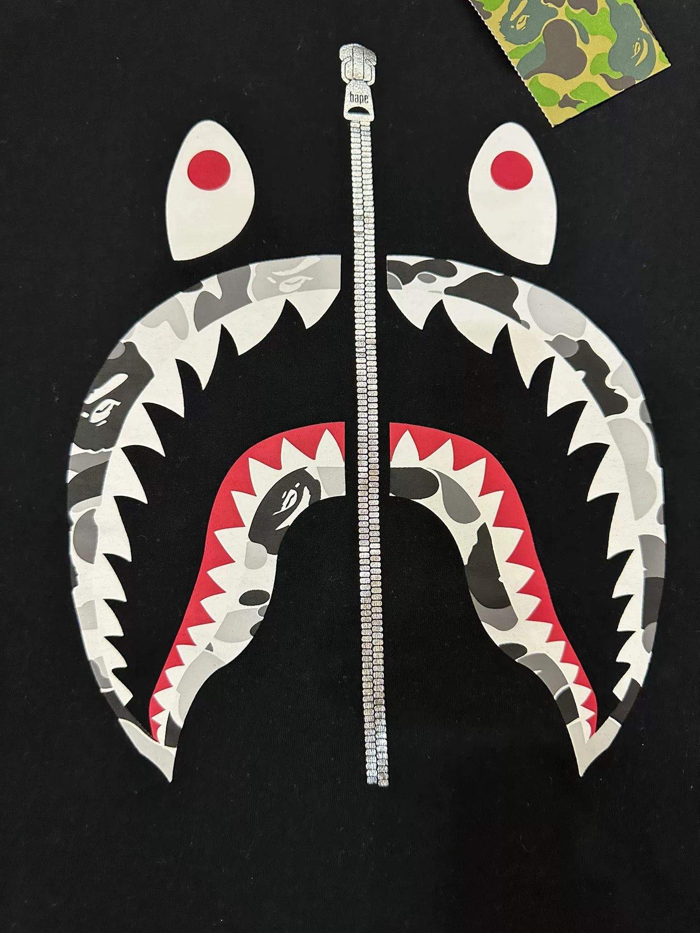 Bape Bape T Multi Shark T-Shirt Casual Size US XXL / EU 58 / 5 - 3 Thumbnail