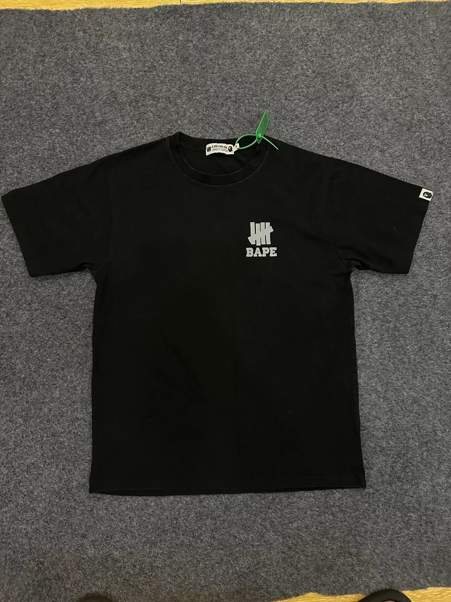 Bape Bape Und Multi Glow T-Shirt Casual Size US M / EU 48-50 / 2 - 2 Thumbnail