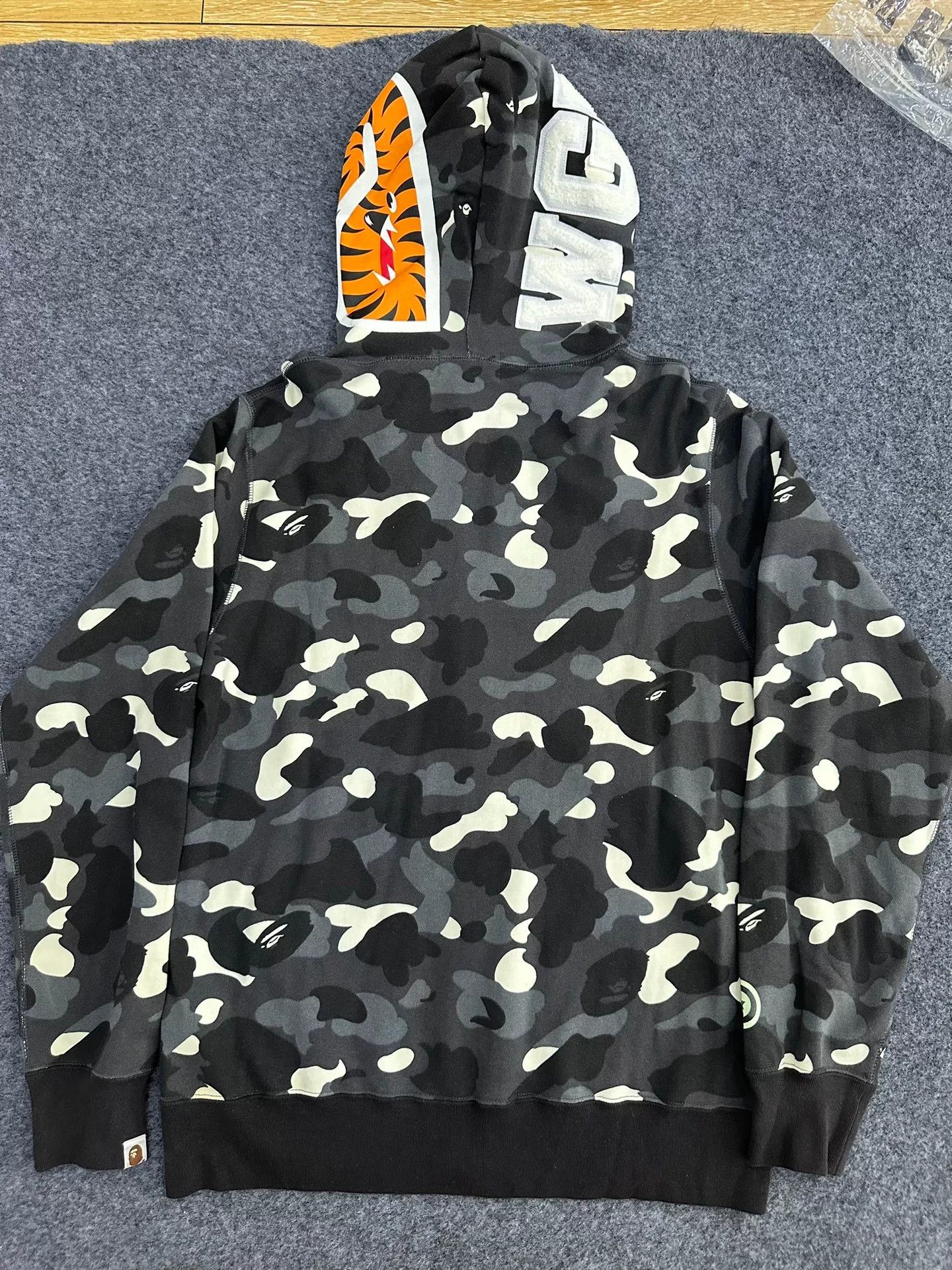 Bape Bape Multi Shark Sweatshirt Pullover Size US XL / EU 56 / 4 - 2 Thumbnail