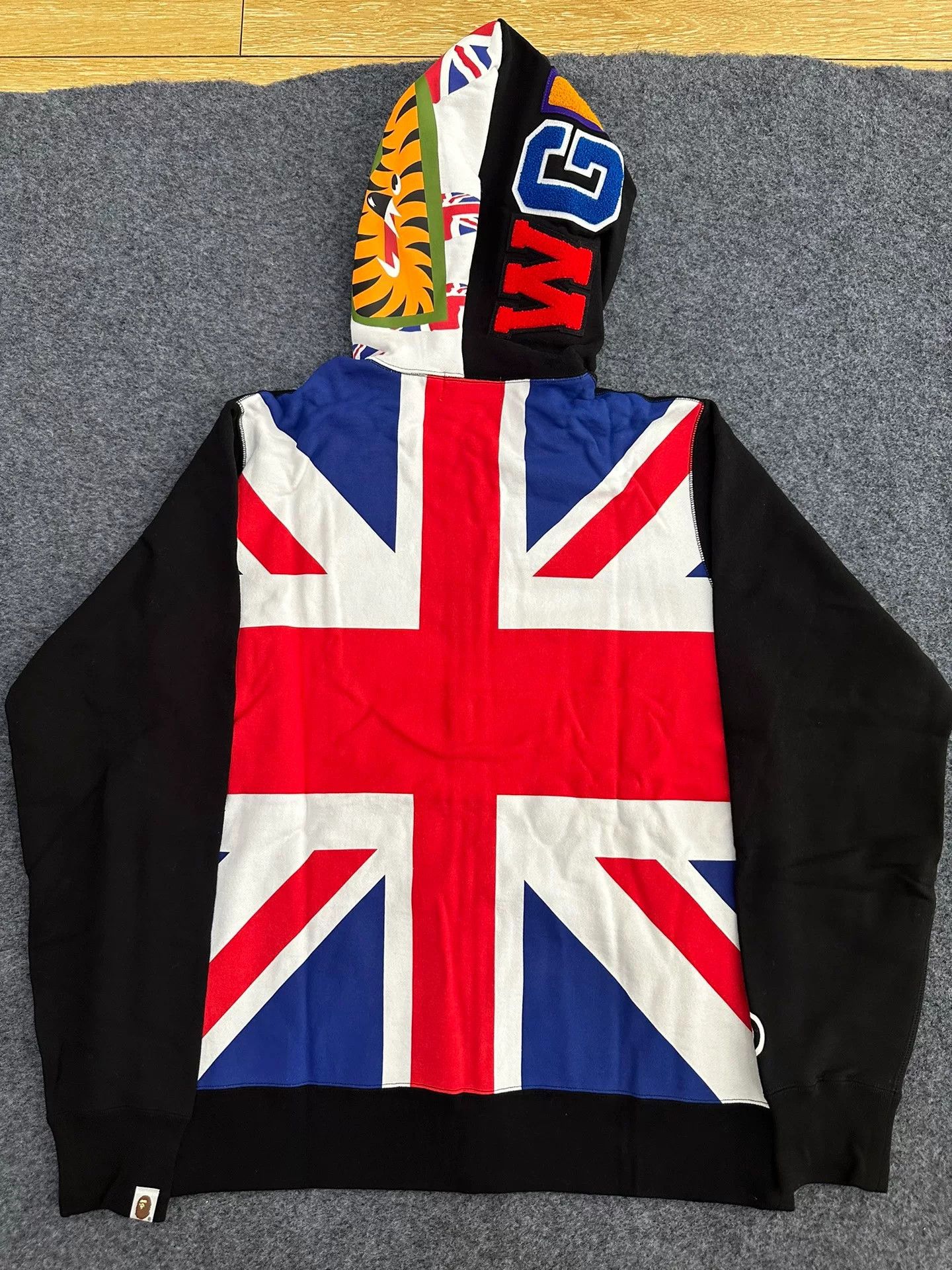 Bape Bape Multi Shark Sweatshirt Pullover Size US XL / EU 56 / 4 - 2 Thumbnail