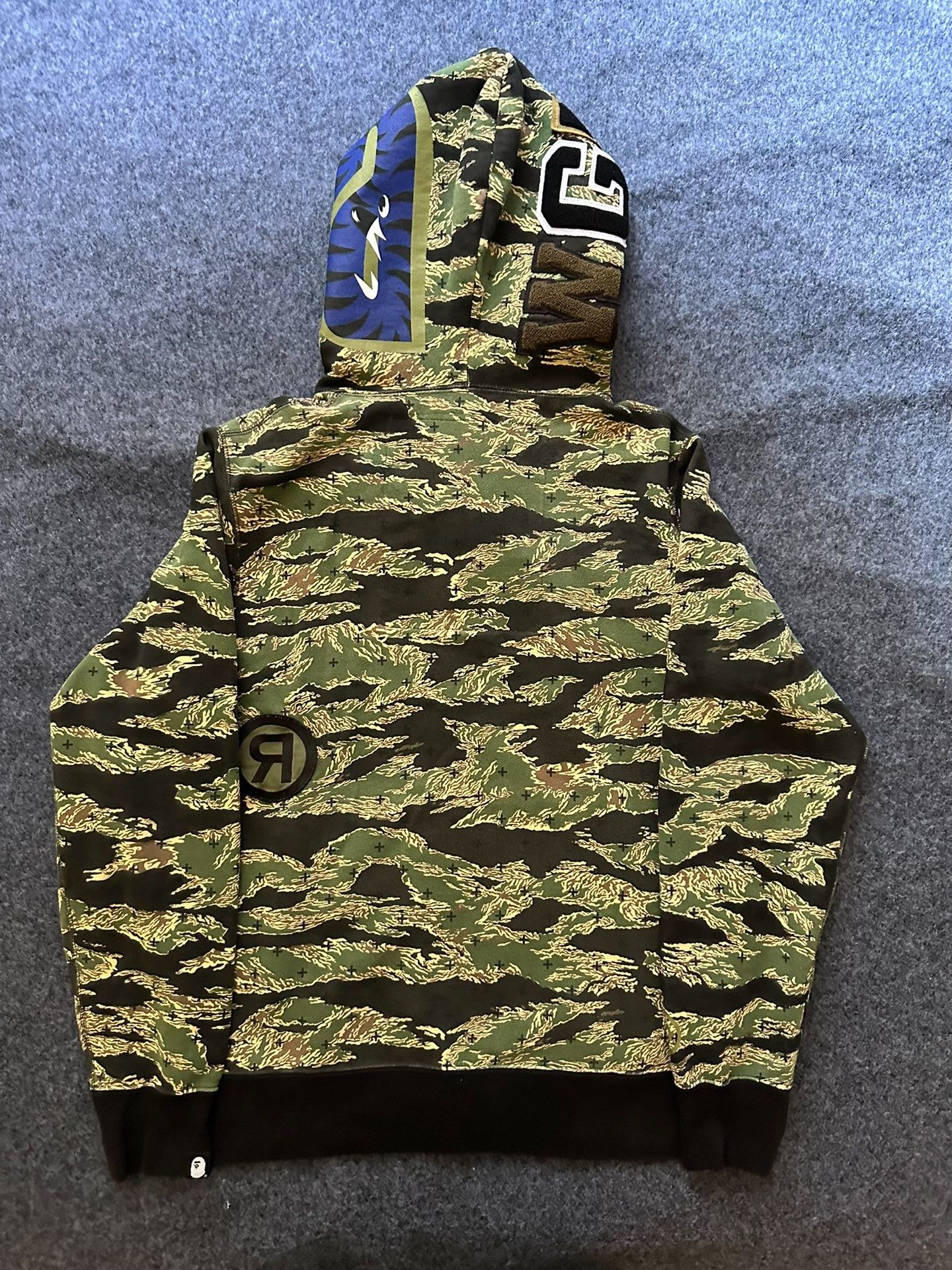 Bape Bape C Multi Shark Sweatshirt Pullover Size US L / EU 52-54 / 3 - 2 Thumbnail