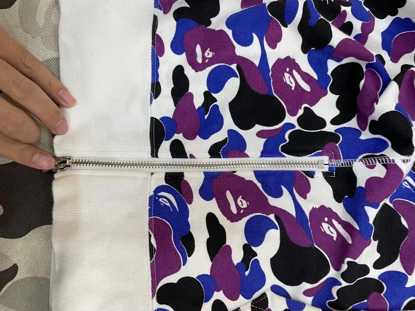 Bape Bape Multi Shark Sweatshirt Pullover Size US L / EU 52-54 / 3 - 6 Thumbnail