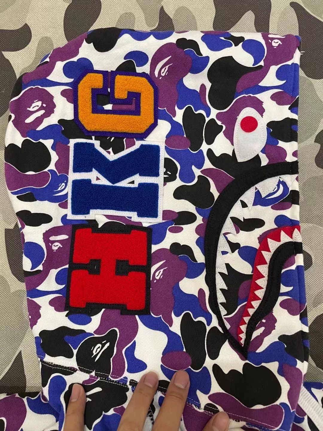 Bape Bape Multi Shark Sweatshirt Pullover Size US L / EU 52-54 / 3 - 3 Thumbnail
