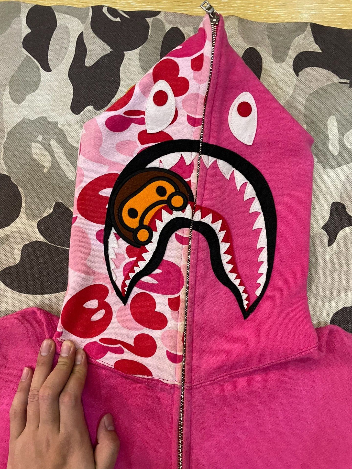 Bape Bape I O Multi Shark Sweatshirt Size US L / EU 52-54 / 3 - 2 Thumbnail