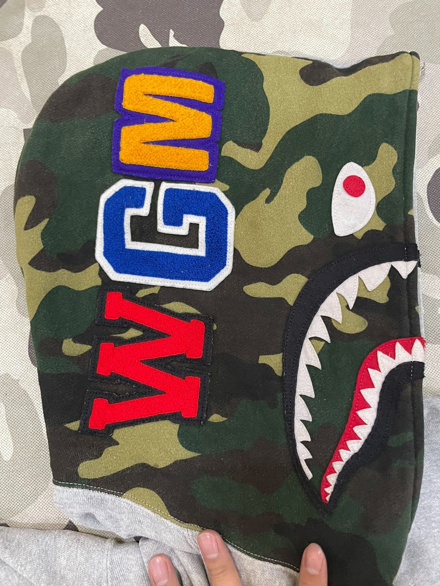 Bape Bape Multi Shark Sweatshirt Pullover Size US L / EU 52-54 / 3 - 3 Thumbnail