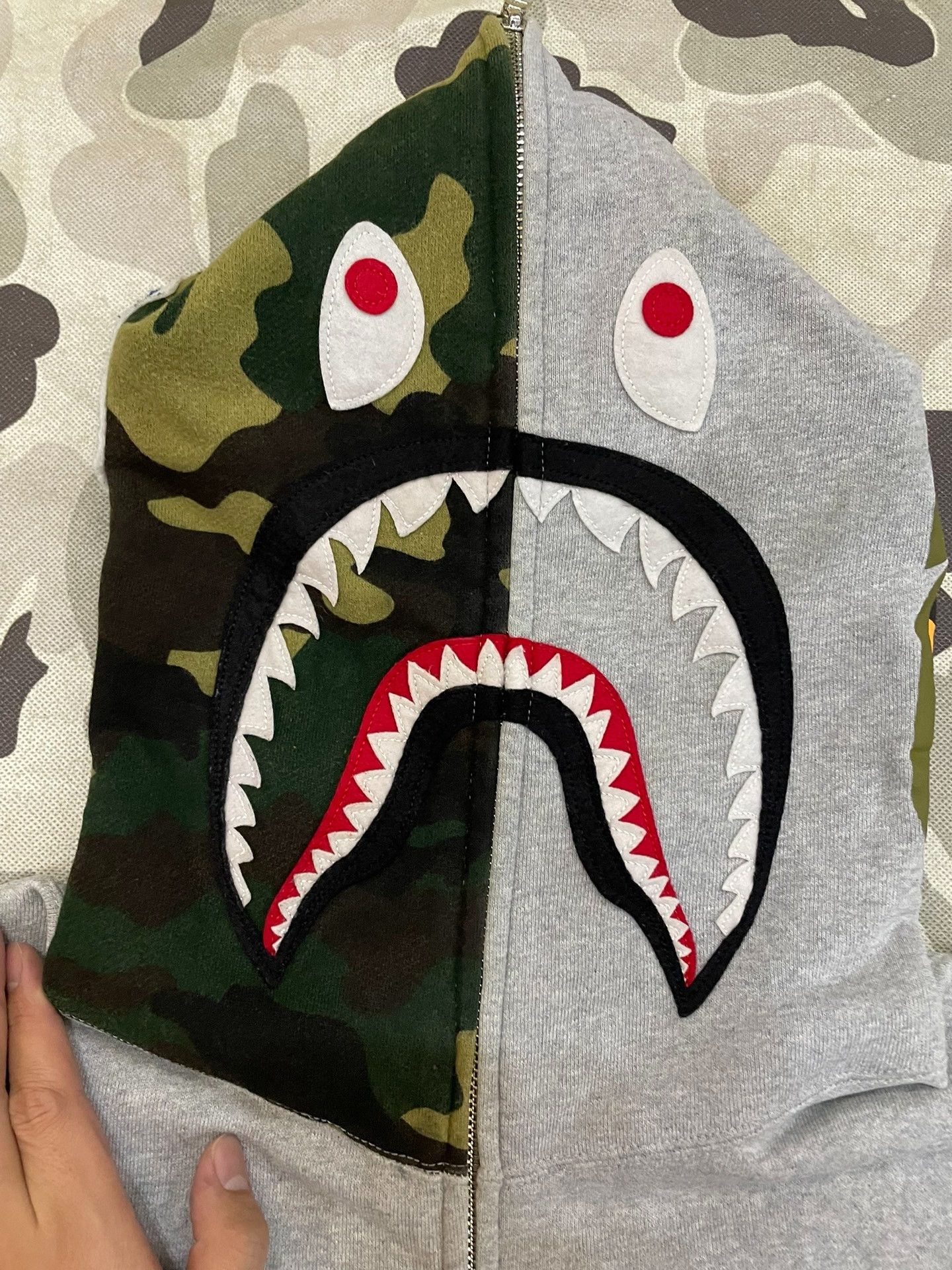 Bape Bape Multi Shark Sweatshirt Pullover Size US L / EU 52-54 / 3 - 2 Thumbnail