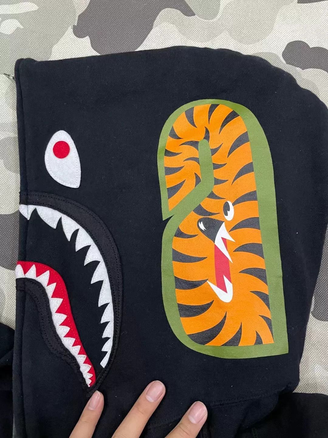 Bape Bape Xxx Shark Sweatshirt Pullover Size US L / EU 52-54 / 3 - 4 Thumbnail