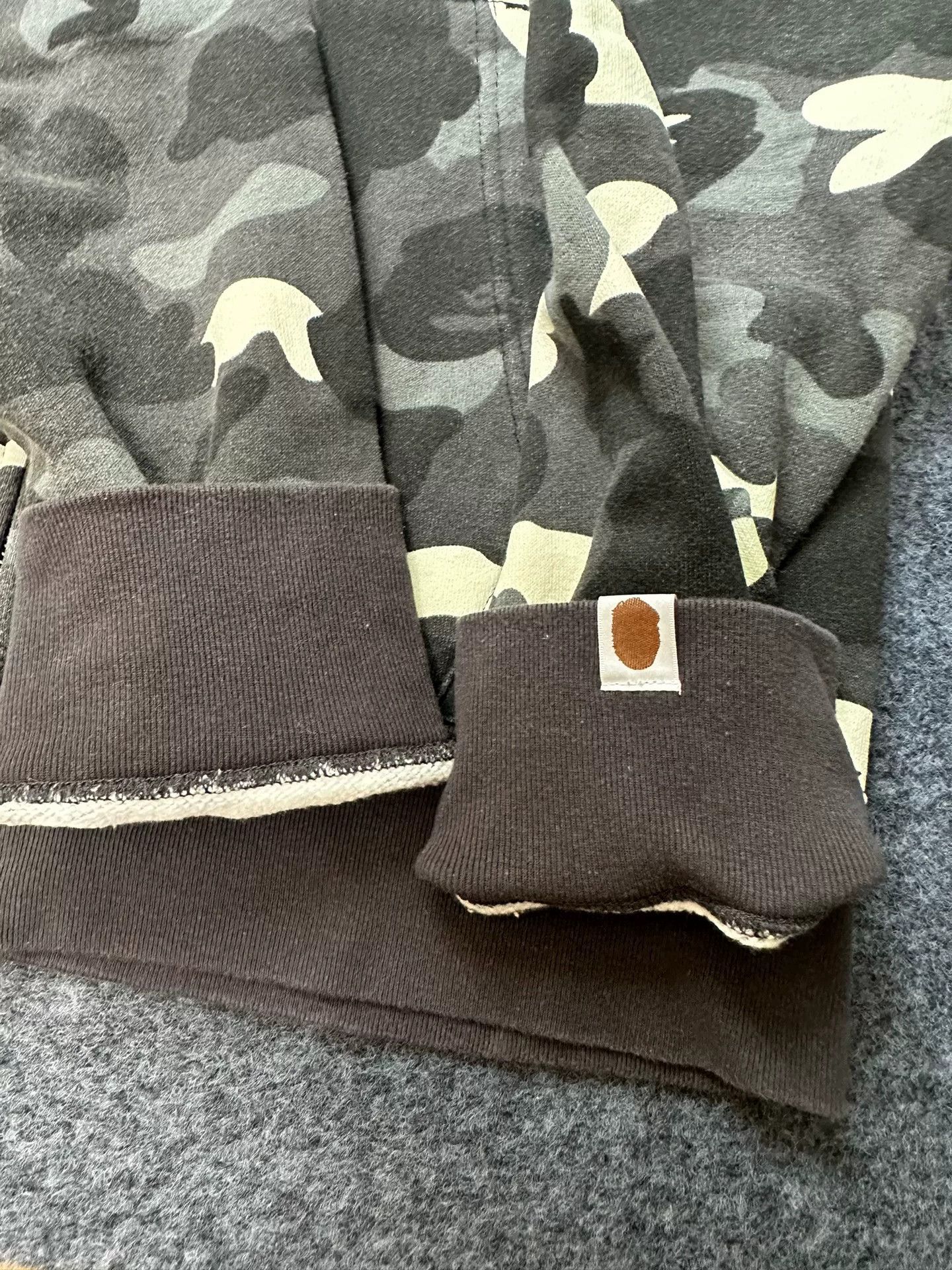 Bape Bape Multi Shark Sweatshirt Pullover Size US L / EU 52-54 / 3 - 5 Thumbnail