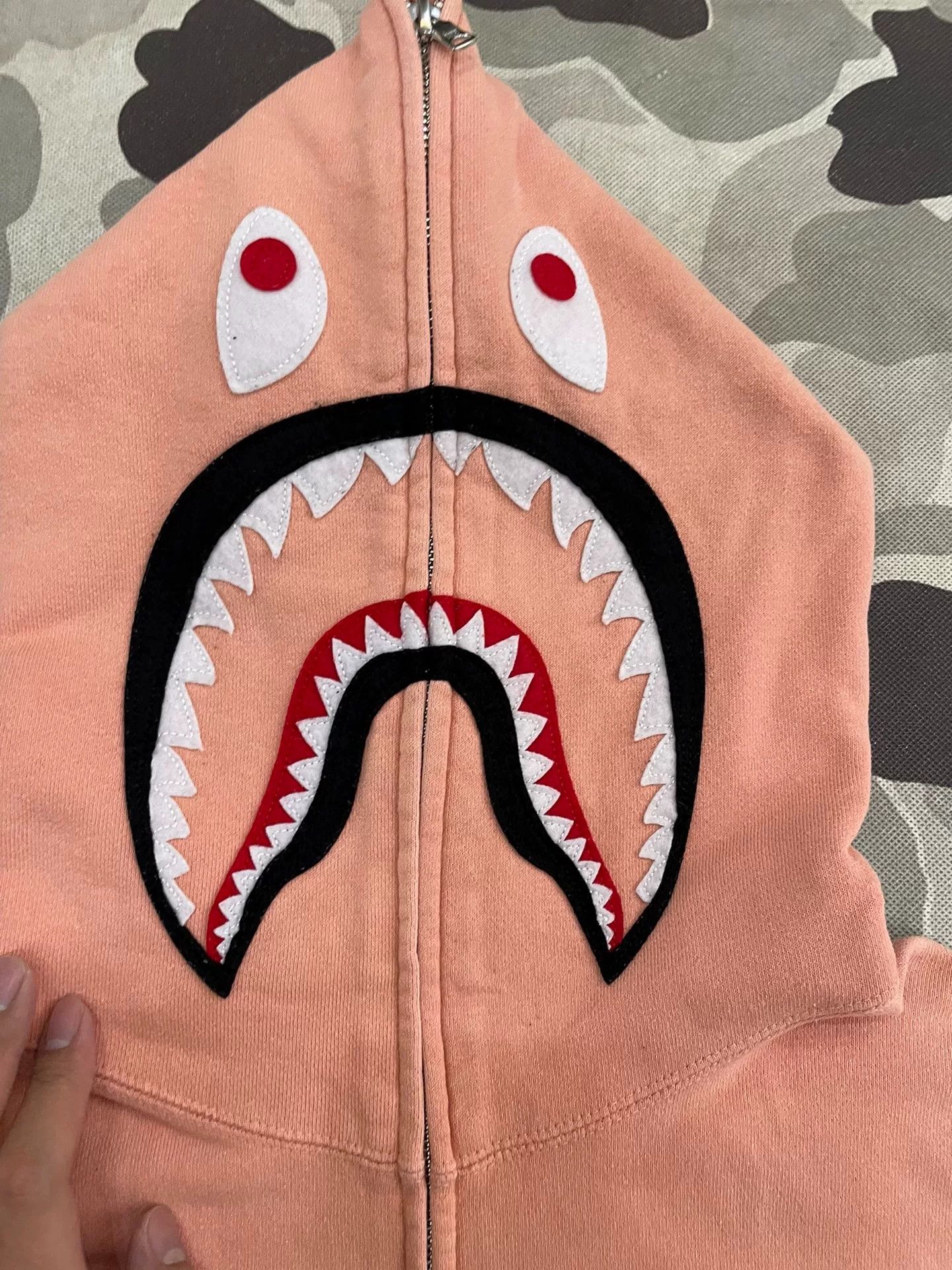 Bape Bape Pink Shark Sweatshirt Pullover Size US L / EU 52-54 / 3 - 2 Thumbnail