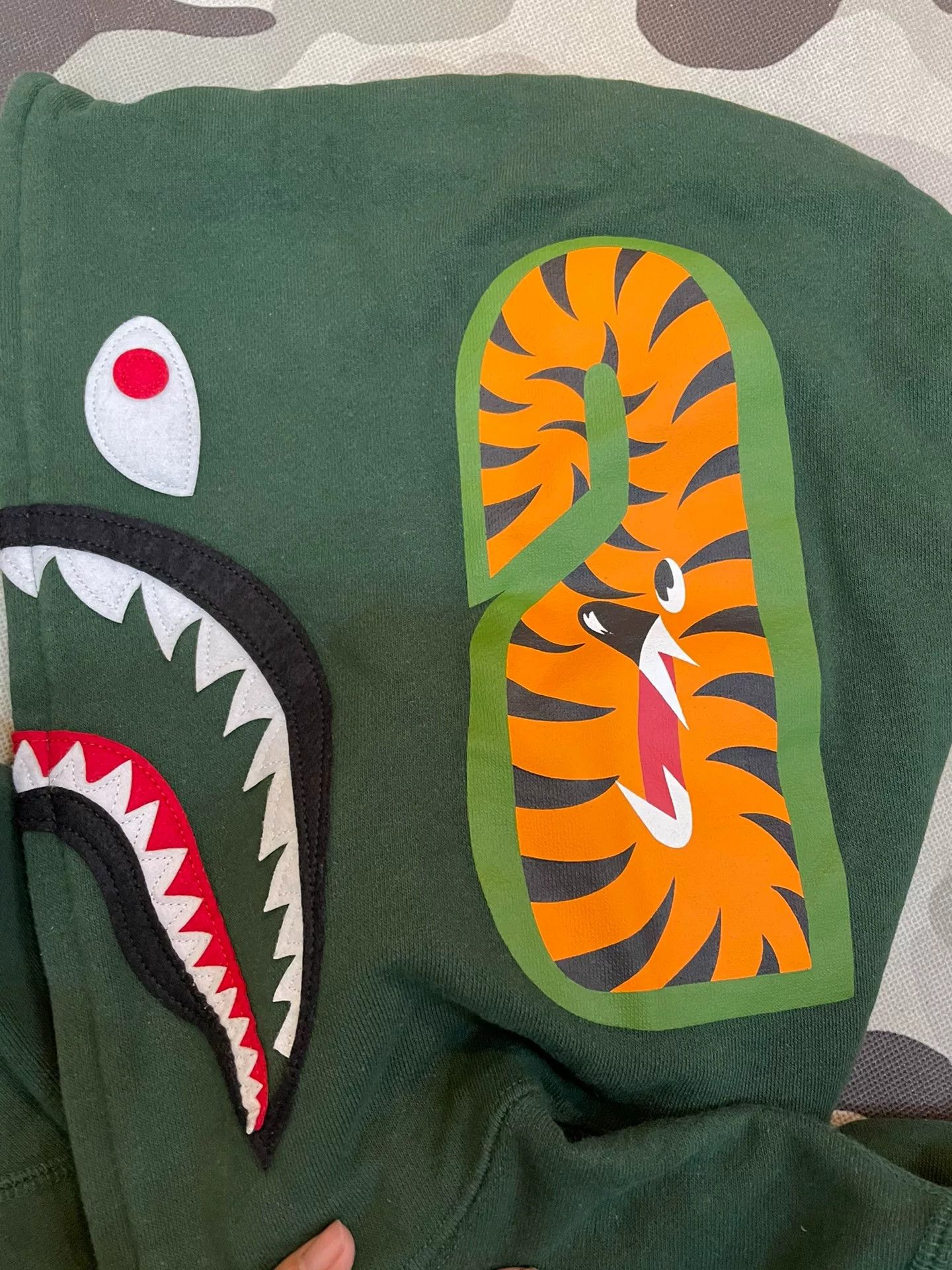 Bape Bape Green Shark Sweatshirt Pullover Size US L / EU 52-54 / 3 - 4 Thumbnail