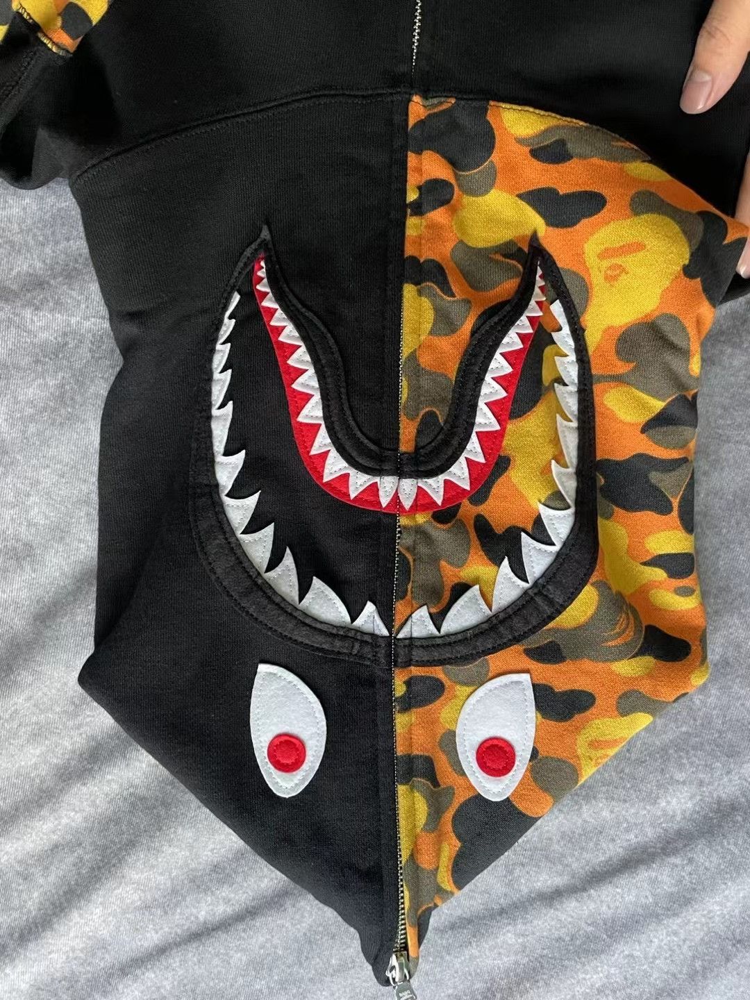 Bape Bape Xo Multi Shark Sweatshirt Size US XL / EU 56 / 4 - 7 Thumbnail