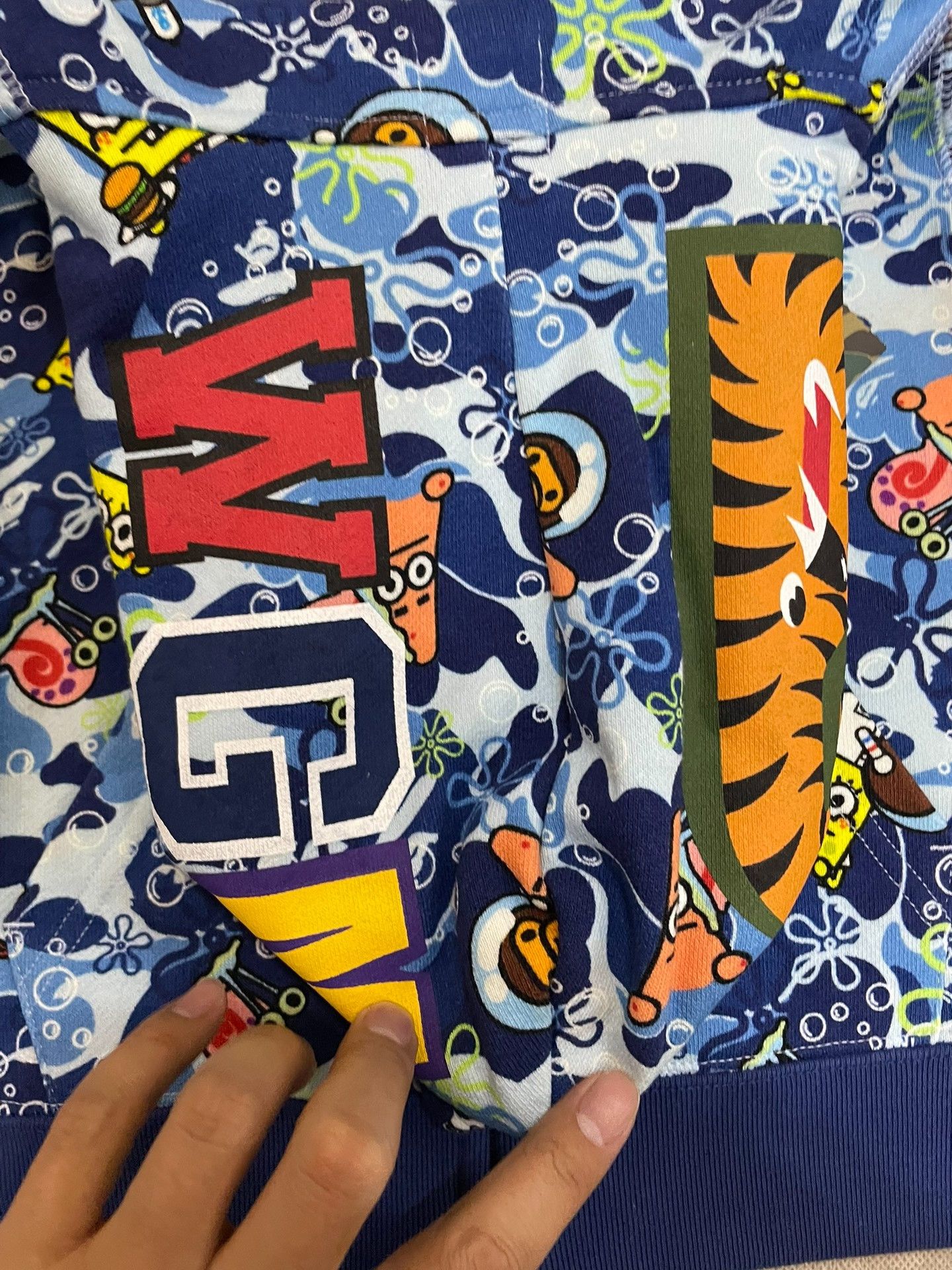 Bape Bape Multi Shark Sweatshirt Pullover Size US L / EU 52-54 / 3 - 3 Thumbnail