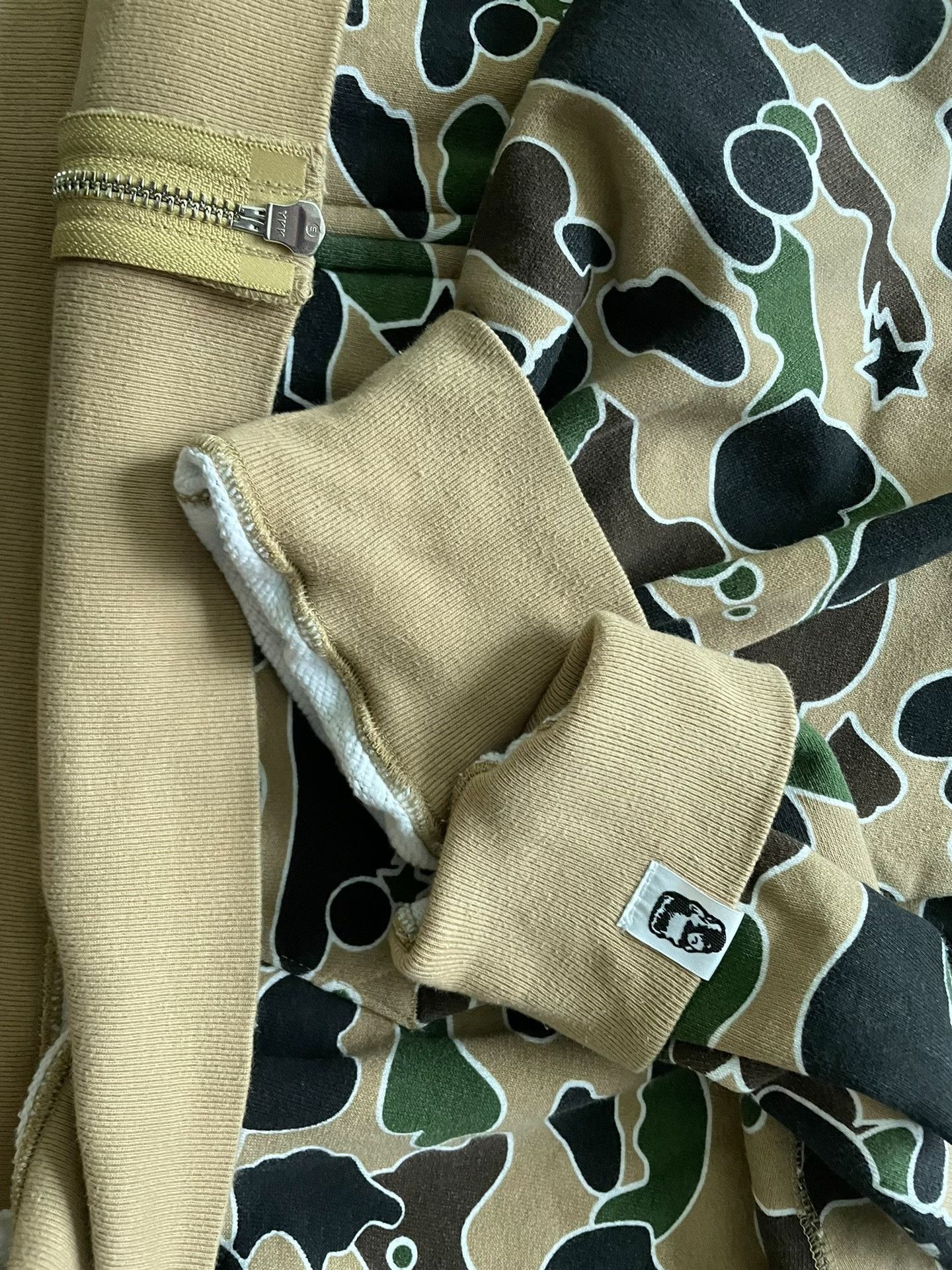 Bape Bape Ta Multi Shark Sweatshirt Size US XXL / EU 58 / 5 - 4 Thumbnail