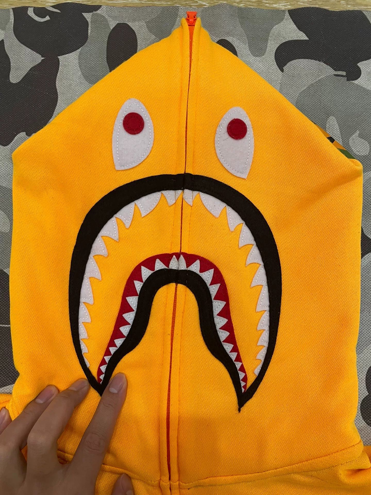 Bape Bape X Orange Shark Sweatshirt Size US XXL / EU 58 / 5 - 2 Thumbnail