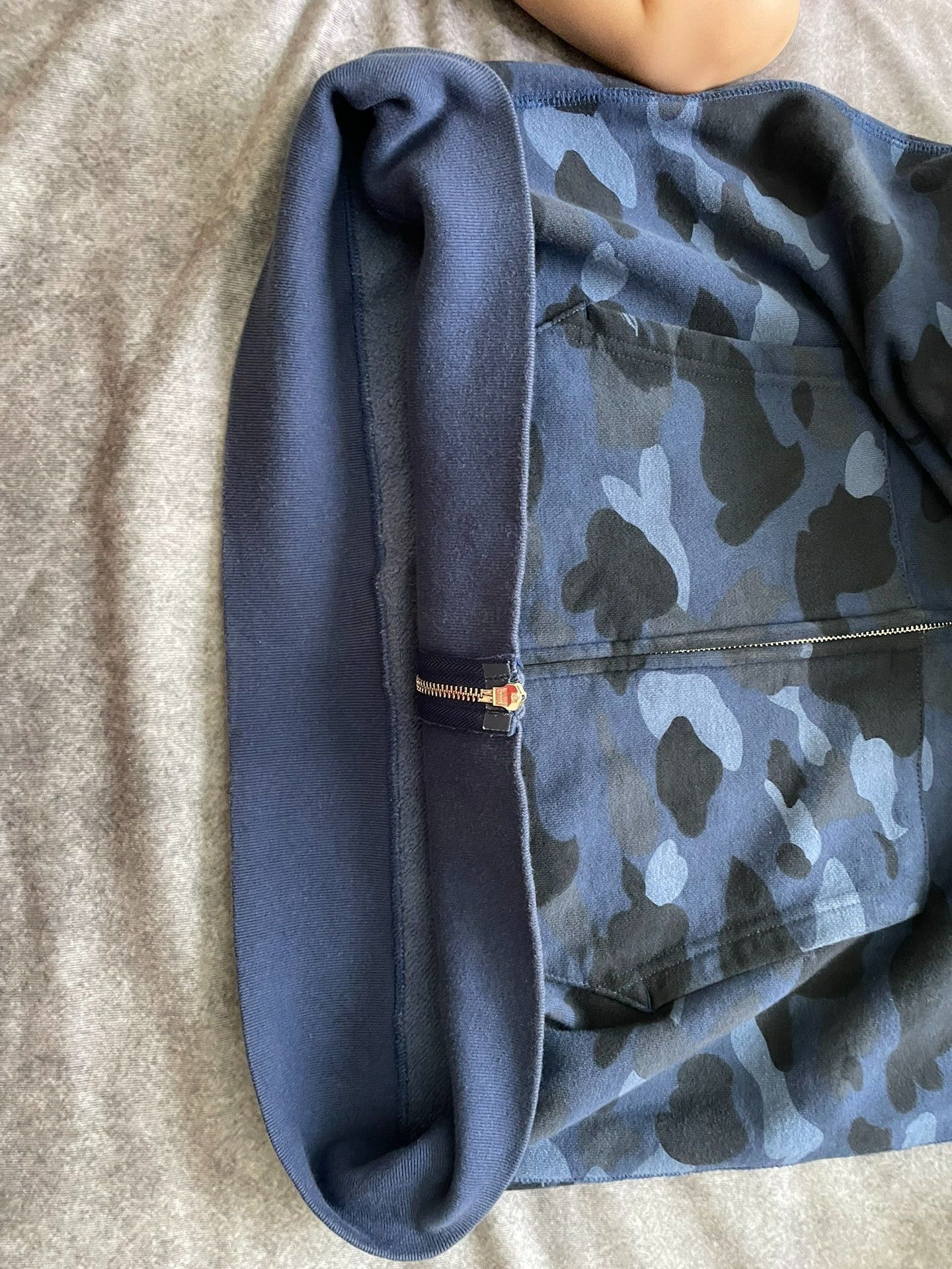 Bape Bape P G Multi Shark Sweatshirt Size US XL / EU 56 / 4 - 5 Thumbnail