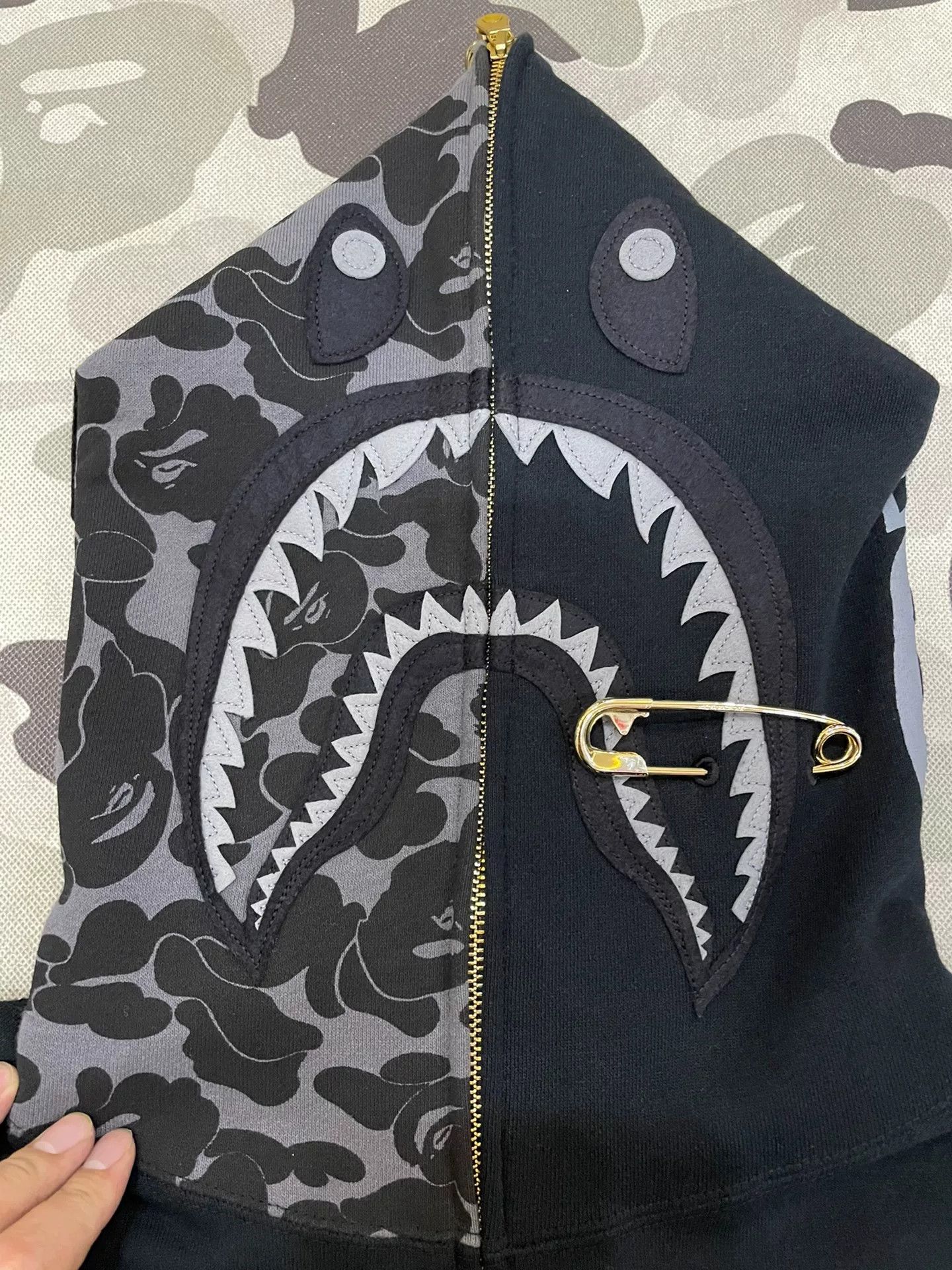 Bape Bape Shark Sweatshirt Pullover Size US XL / EU 56 / 4 - 2 Thumbnail