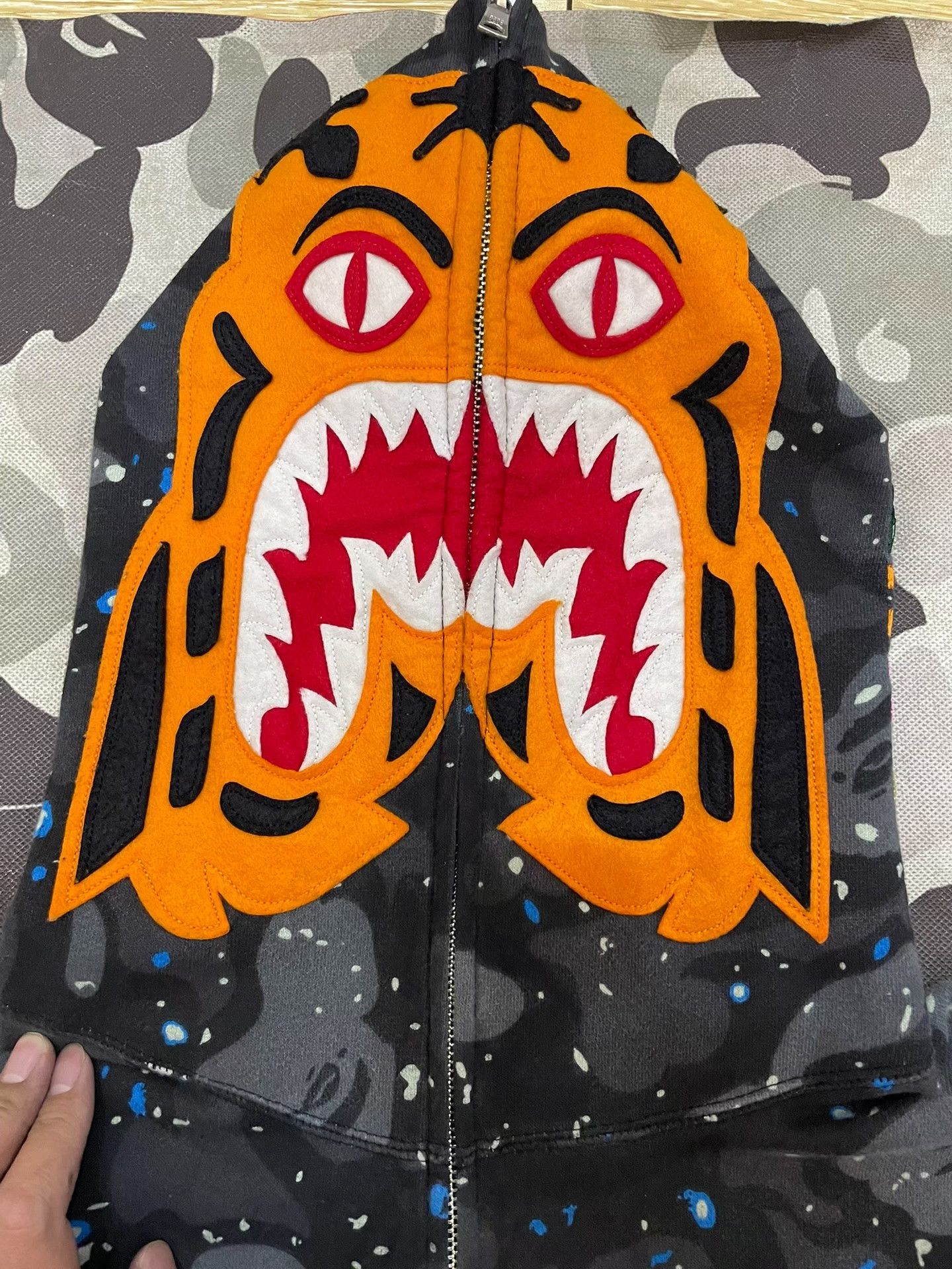Bape Bape Shark Sweatshirt Pullover Size US XL / EU 56 / 4 - 2 Thumbnail