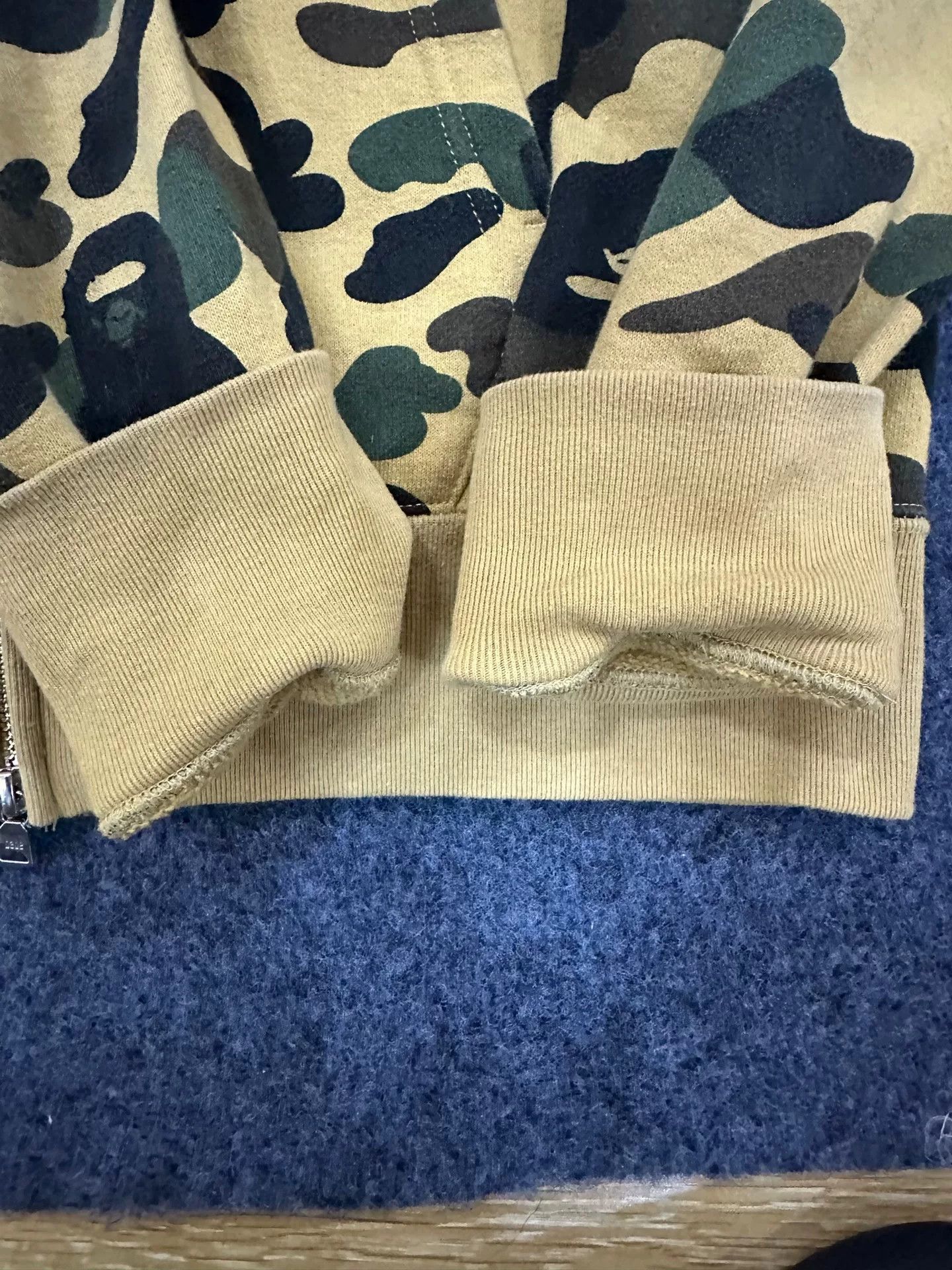 Bape Bape Multi Shark Sweatshirt Pullover Size US M / EU 48-50 / 2 - 4 Thumbnail