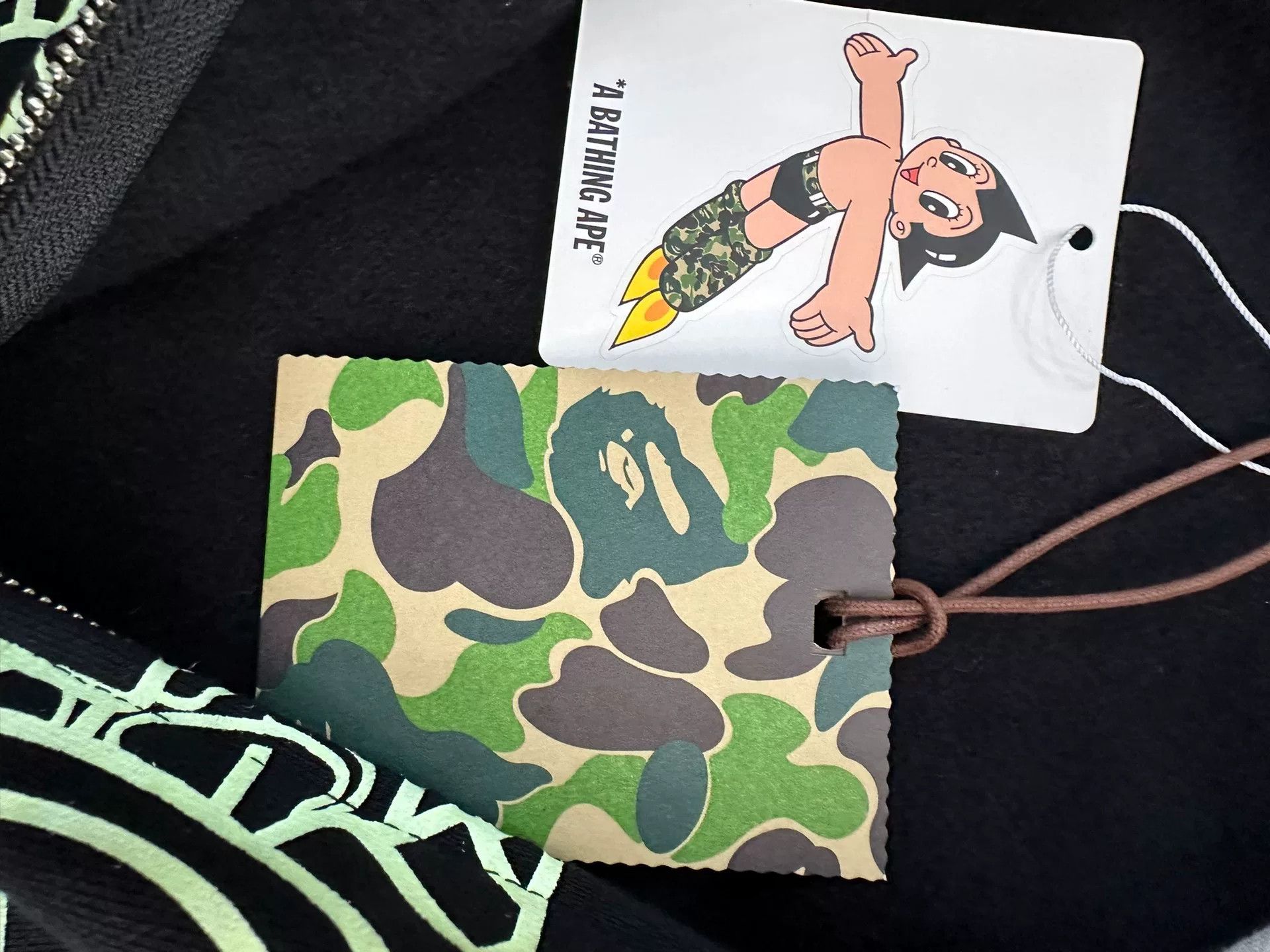Bape Bape Multi Shark Sweatshirt Pullover Size US L / EU 52-54 / 3 - 5 Thumbnail