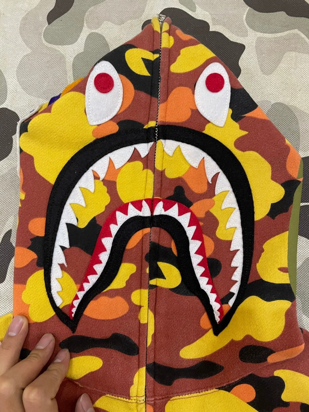Bape Bape Shark Sweatshirt Pullover Size US XL / EU 56 / 4 - 2 Thumbnail