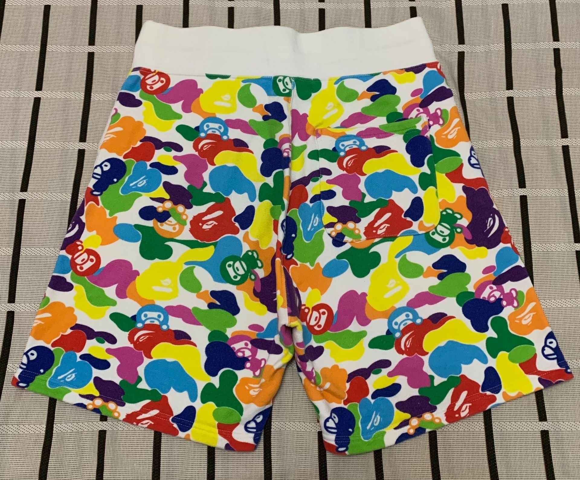 Bape Bape Camo Rainbow Multi Shorts S Men Size US 30 / EU 46 - 2 Thumbnail