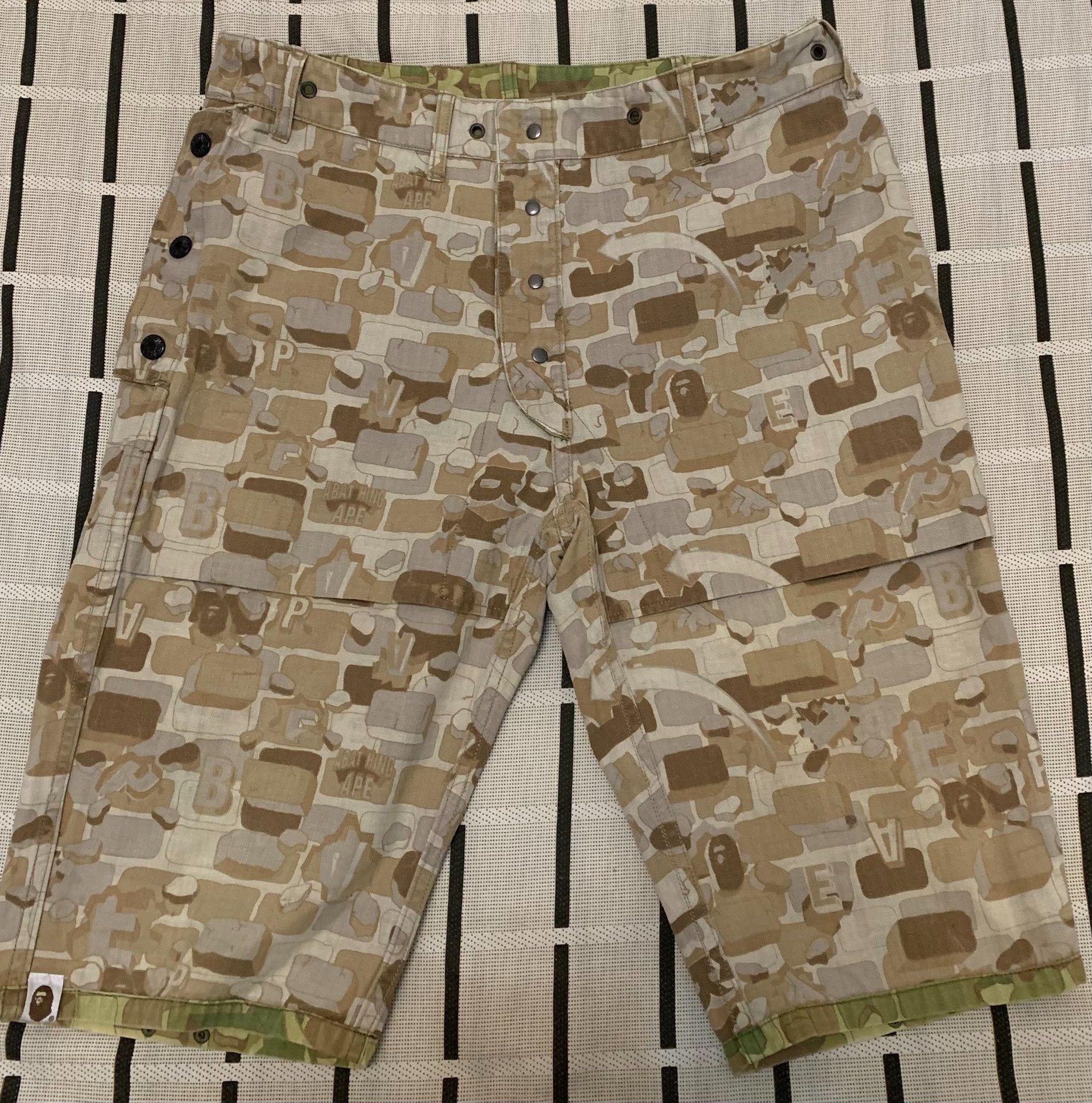 Bape Bape Camo Ape Head Gold Shorts M Men Size US 32 / EU 48 - 4 Thumbnail