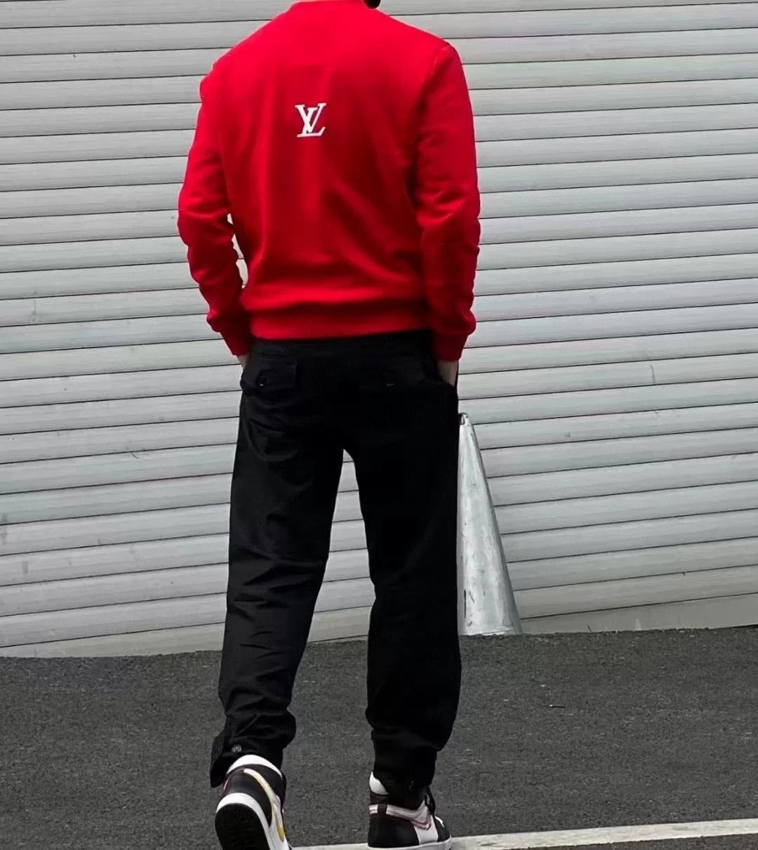 Louis Vuitton Louis Vuitton SS22 Letter Print Crewneck Sweatshirt Size US XL / EU 56 / 4 - 9 Thumbnail