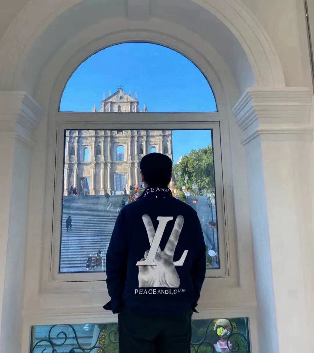 Louis Vuitton Louis Vuitton Victory Logo Lightweight Jacket Size US M / EU 48-50 / 2 - 9 Thumbnail