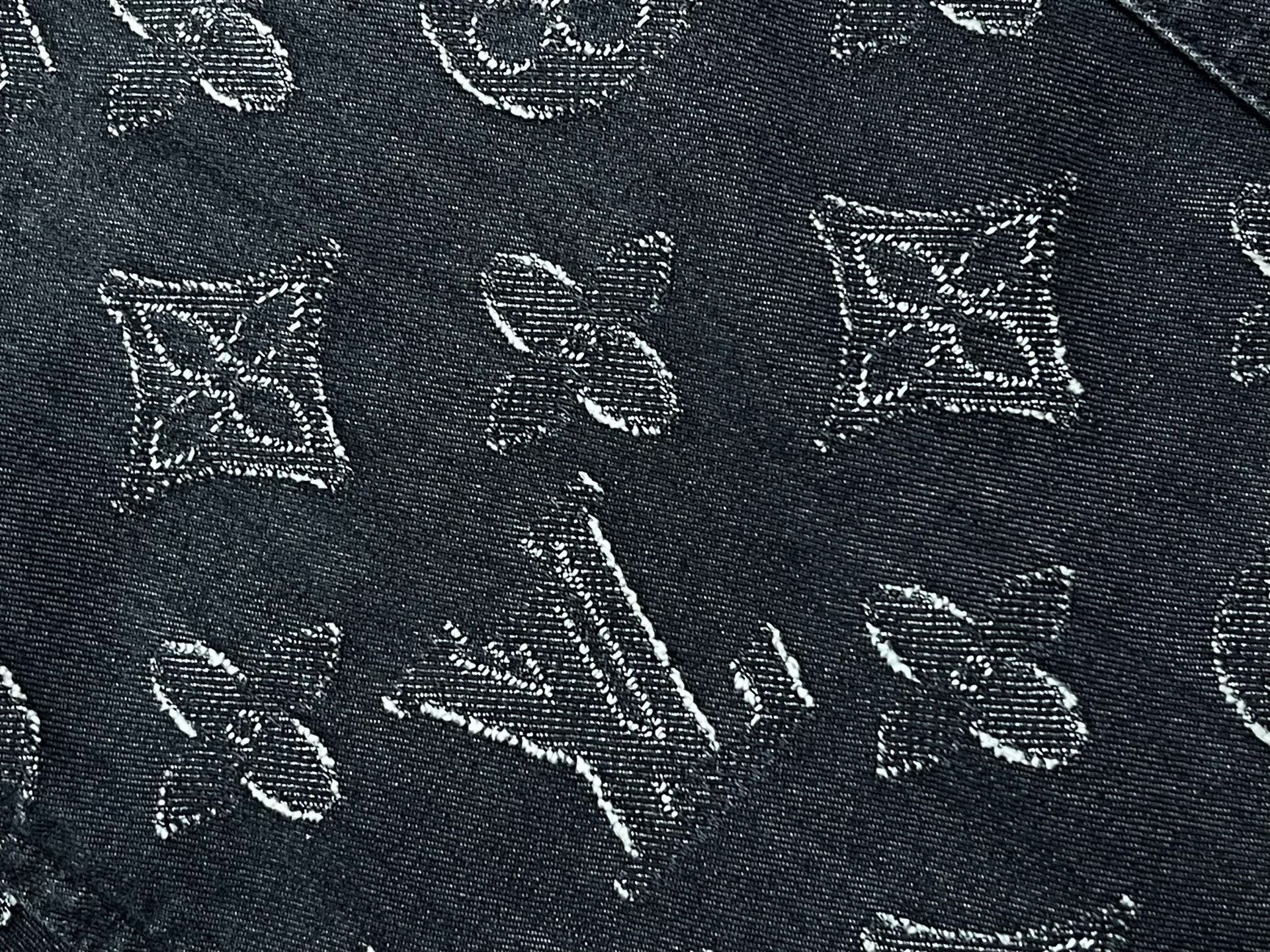 Louis Vuitton Louis Vuitton Monogram Print Casual Shirt Size US M / EU 48-50 / 2 - 3 Thumbnail