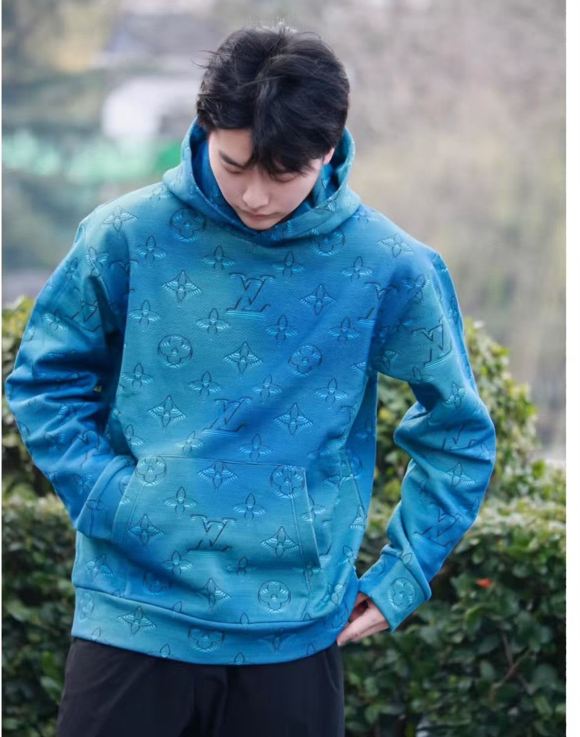 Louis Vuitton Louis Vuitton SS23 Logo Print Unisex Sweatshirt Size US XS / EU 42 / 0 - 7 Thumbnail