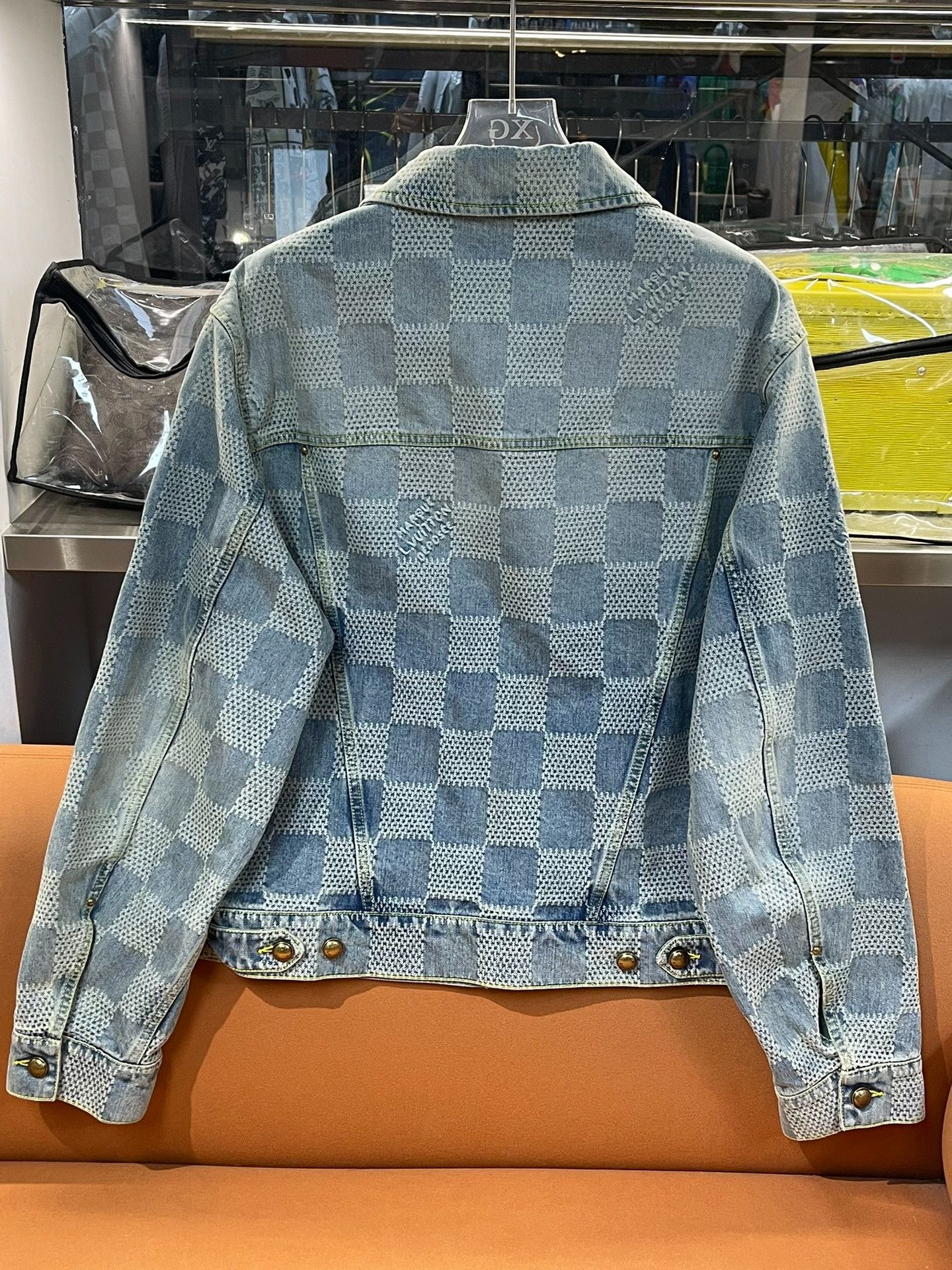 Louis Vuitton Louis Vuitton SS25 Checked Denim Jacket Size US L / EU 52-54 / 3 - 2 Thumbnail