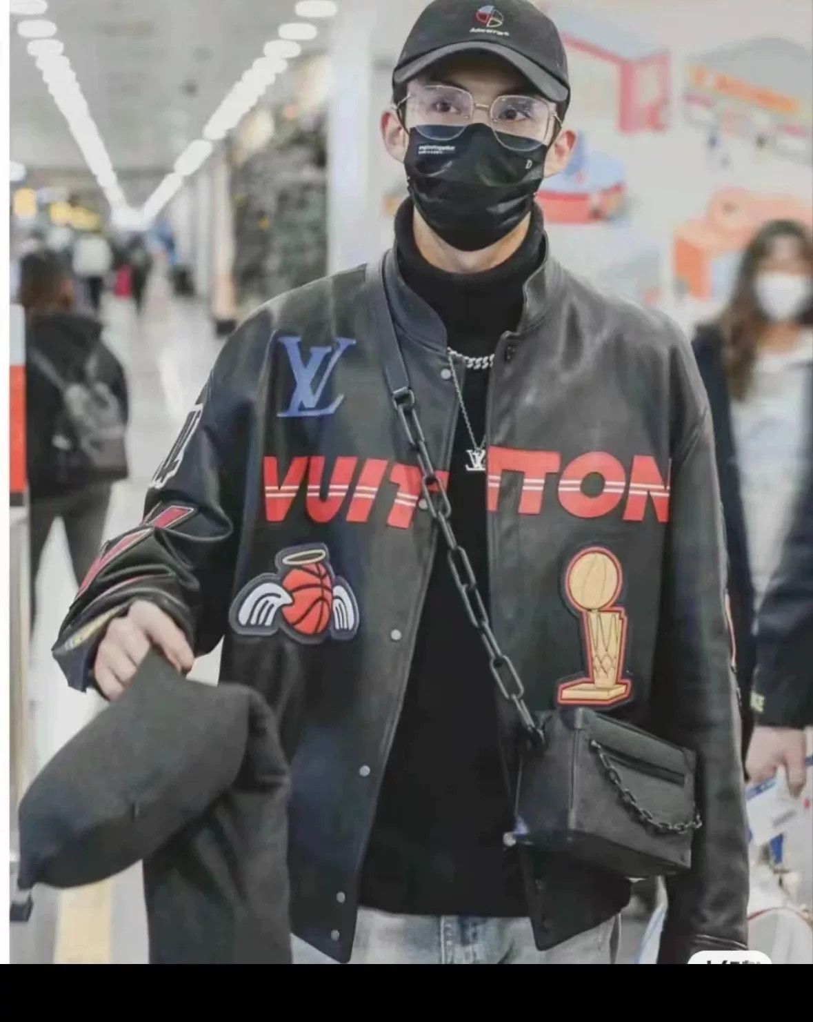 Louis Vuitton Louis Vuitton x NBA FW21 Leather Jacket Size US M / EU 48-50 / 2 - 9 Thumbnail
