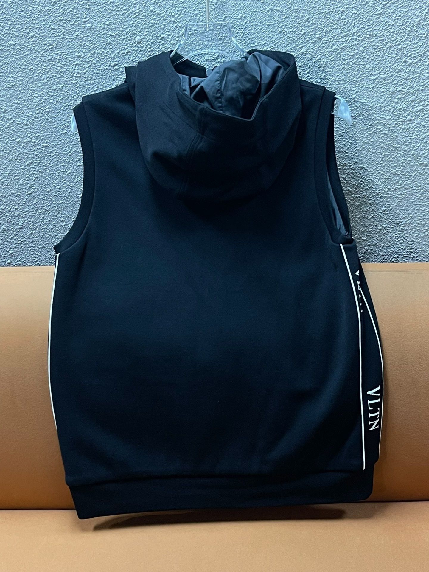 Valentino Valentino Black Hooded Down Vest Size US M / EU 48-50 / 2 - 2 Thumbnail