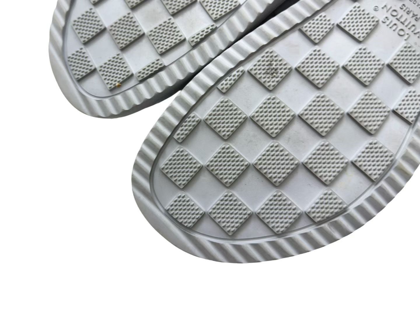 Louis Vuitton Louis Vuitton Blue Embossed Monogram Slippers Size US 9 / EU 42 - 7 Thumbnail