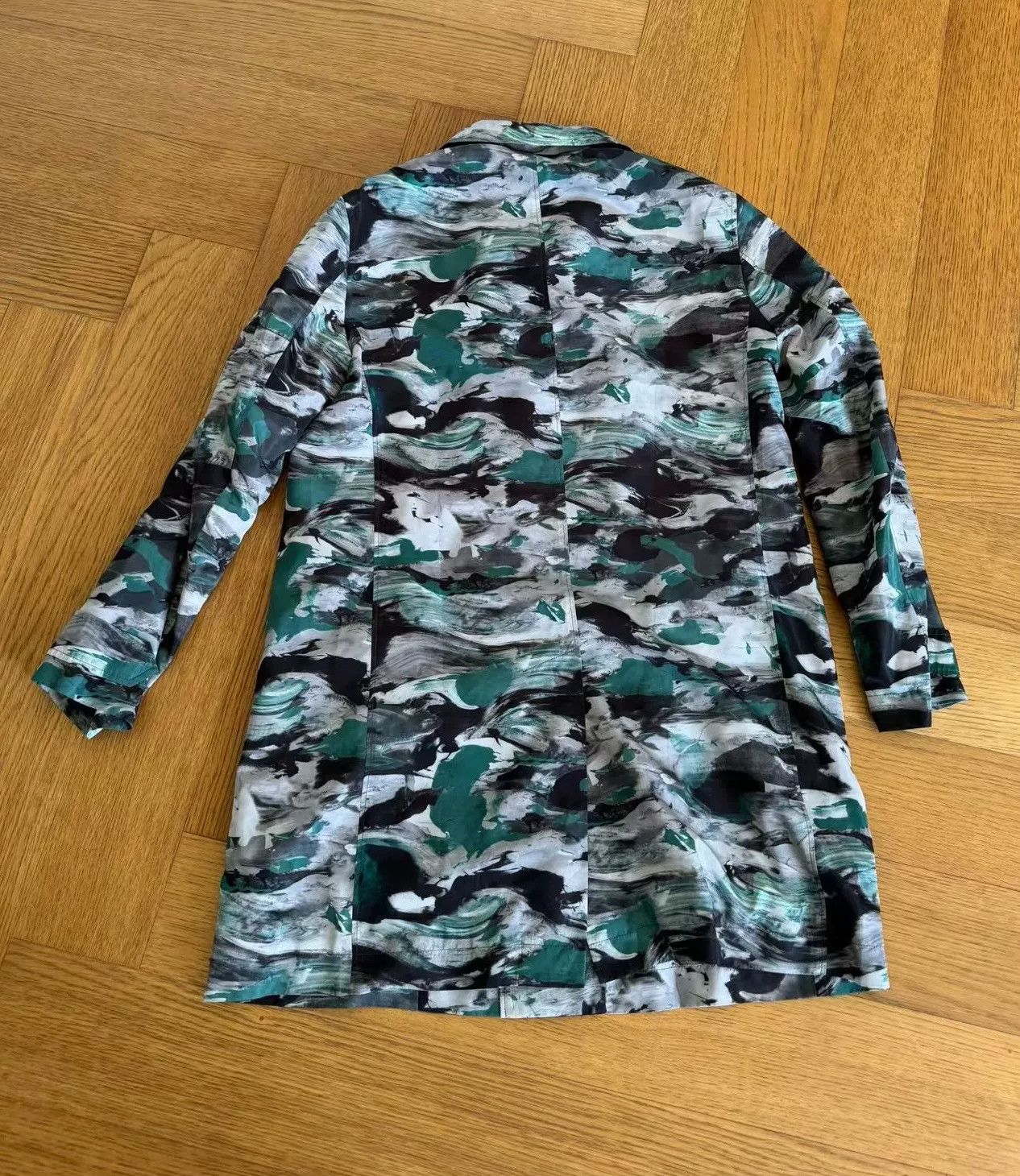 Louis Vuitton Louis Vuitton Camouflage Logo Windbreaker Size US M / EU 48-50 / 2 - 2 Thumbnail