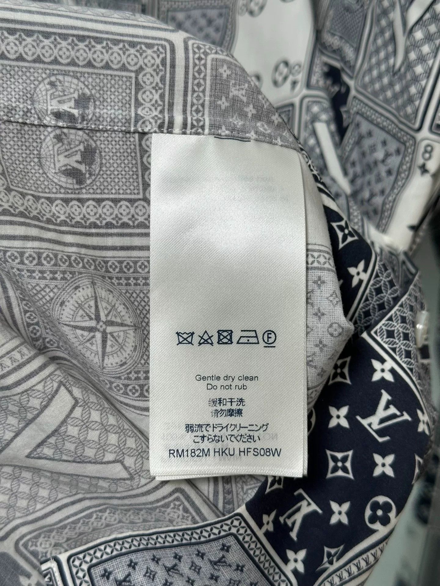 Louis Vuitton Louis Vuitton Monogram Playing Card Print Shirt Size US L / EU 52-54 / 3 - 5 Thumbnail