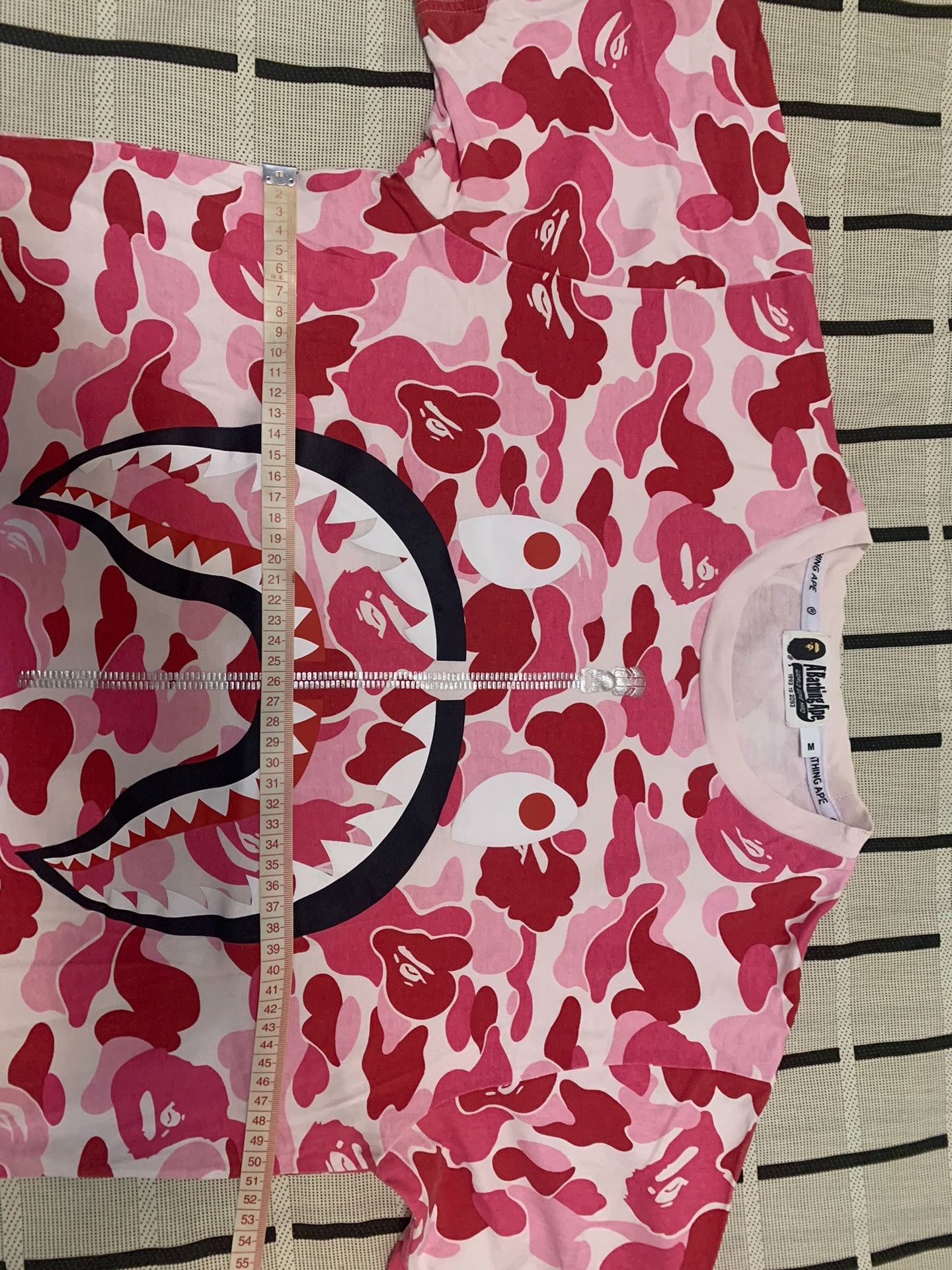 Bape Bape Shark Camo Pink T-Shirt M Men Size US M / EU 48-50 / 2 - 8 Thumbnail