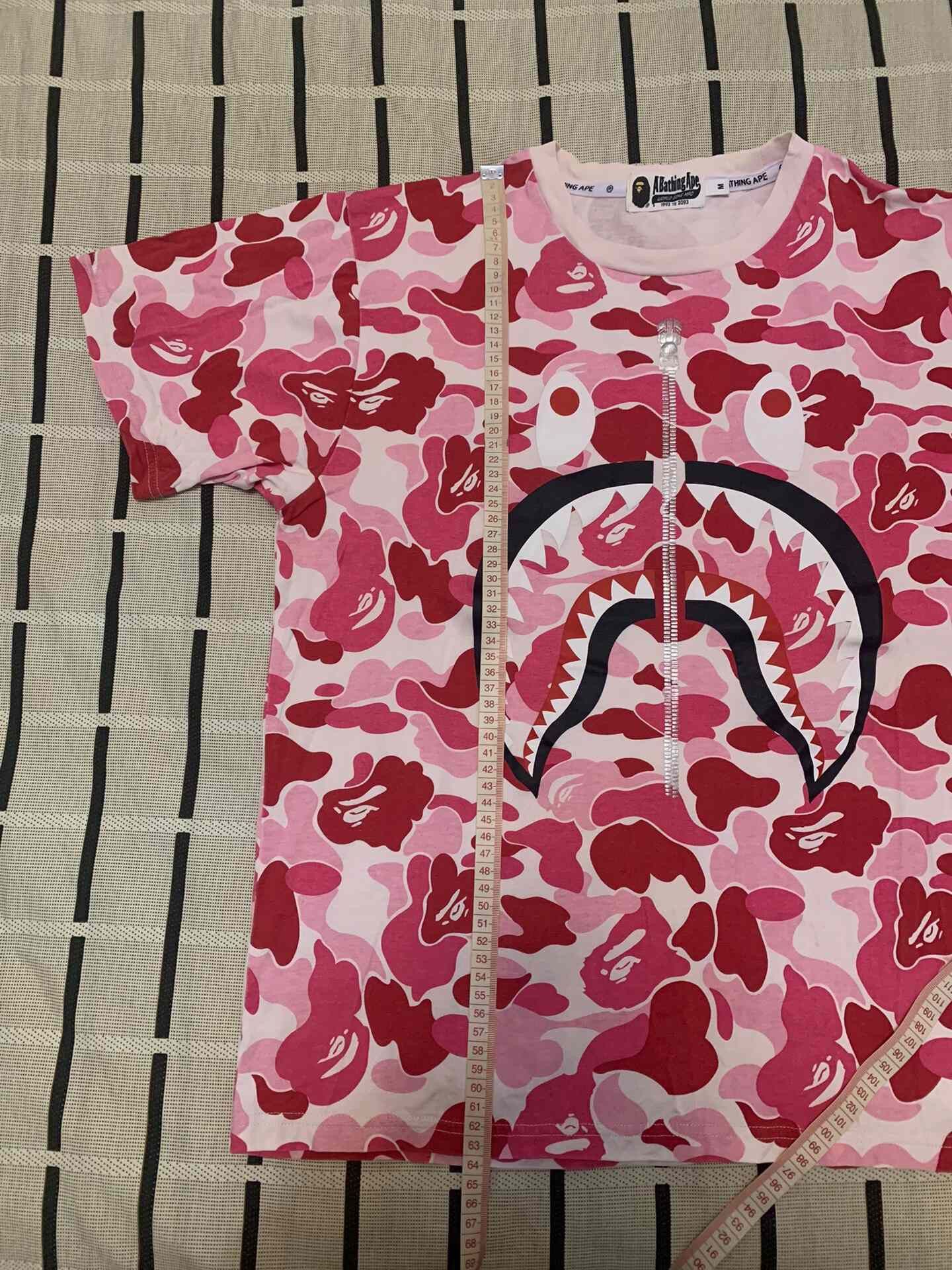 Bape Bape Shark Camo Pink T-Shirt M Men Size US M / EU 48-50 / 2 - 7 Thumbnail