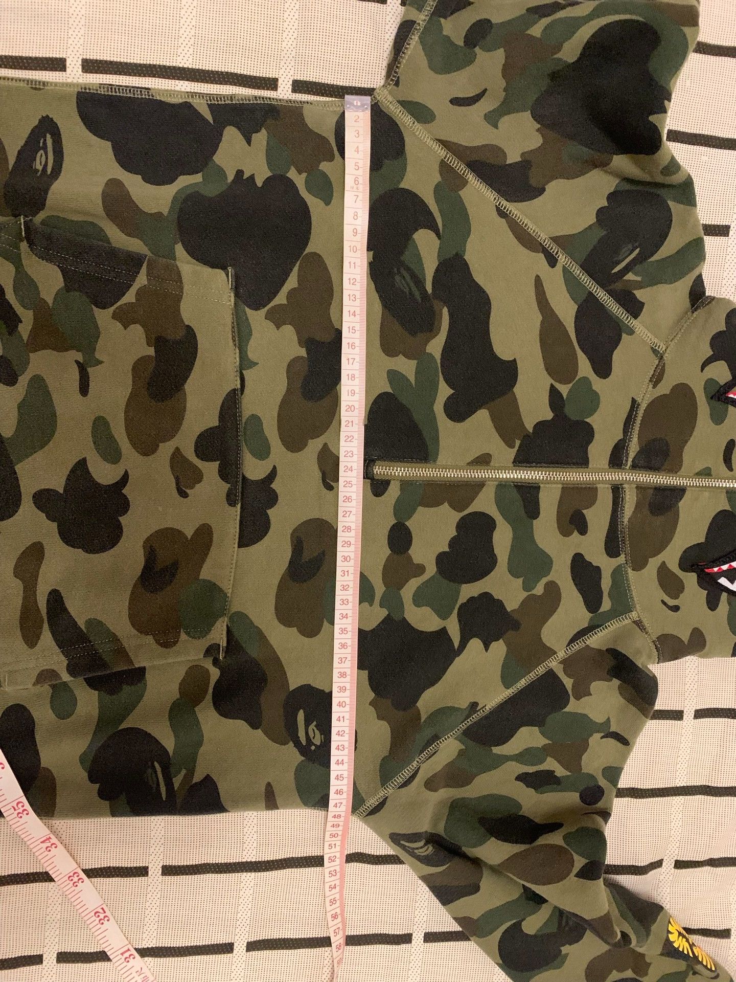 Bape Bape Shark Camo Green Hoodie S Men Size US S / EU 44-46 / 1 - 8 Thumbnail
