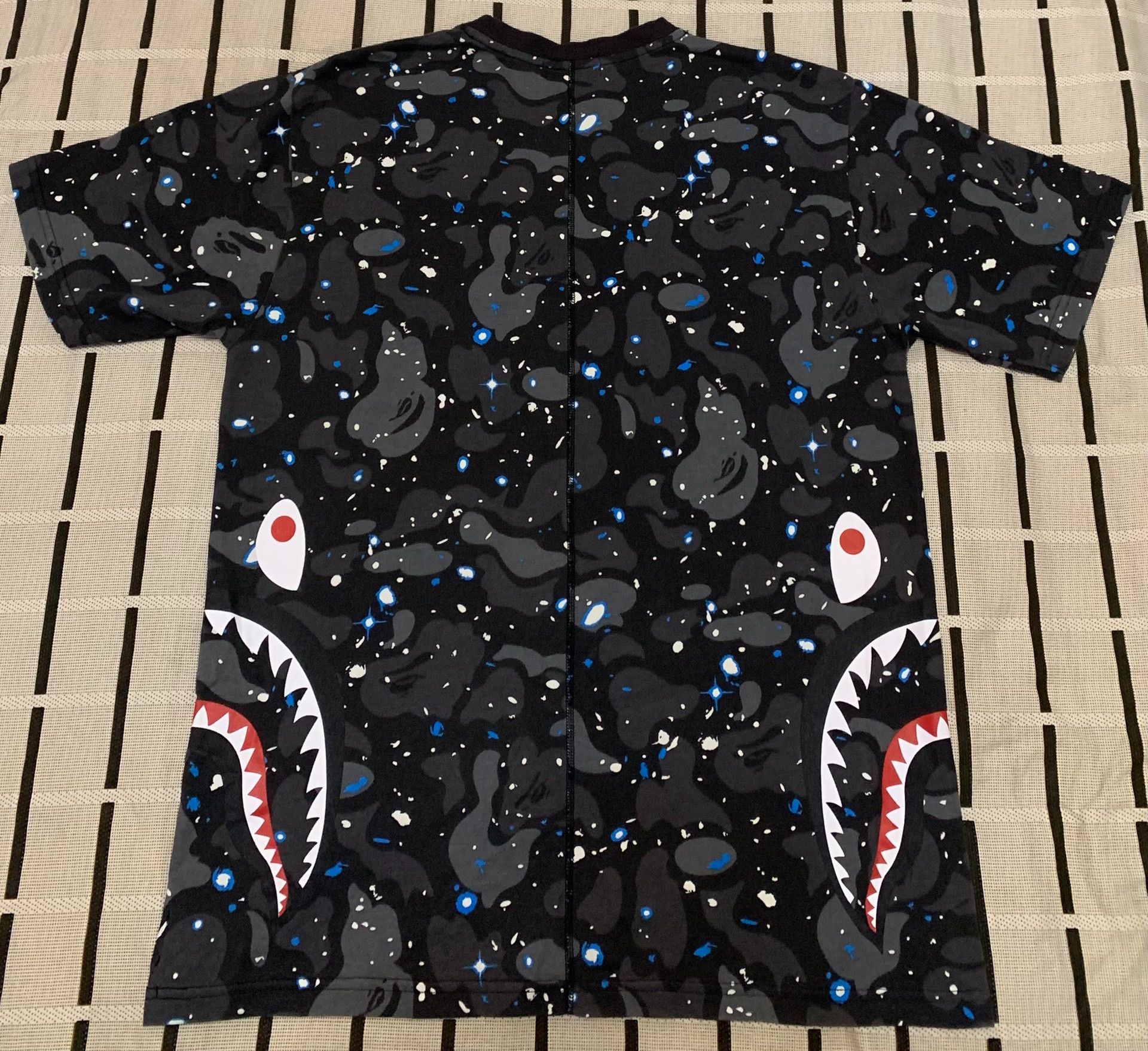 Bape Bape Shark Camo T-Shirt L Men Size US L / EU 52-54 / 3 - 2 Thumbnail