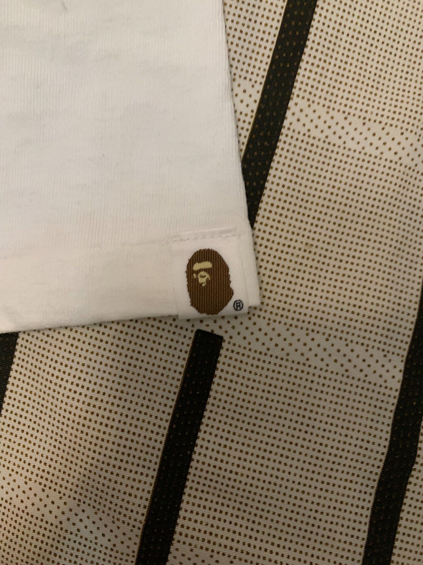Bape Bape Special Ape Head Gold T-Shirt L Men Size US L / EU 52-54 / 3 - 5 Thumbnail