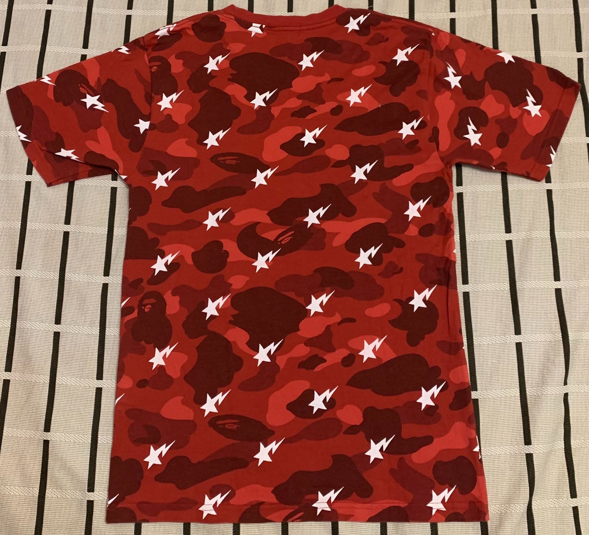 Bape Bape Camo Ape Head Red T-Shirt S Men Size US S / EU 44-46 / 1 - 2 Thumbnail